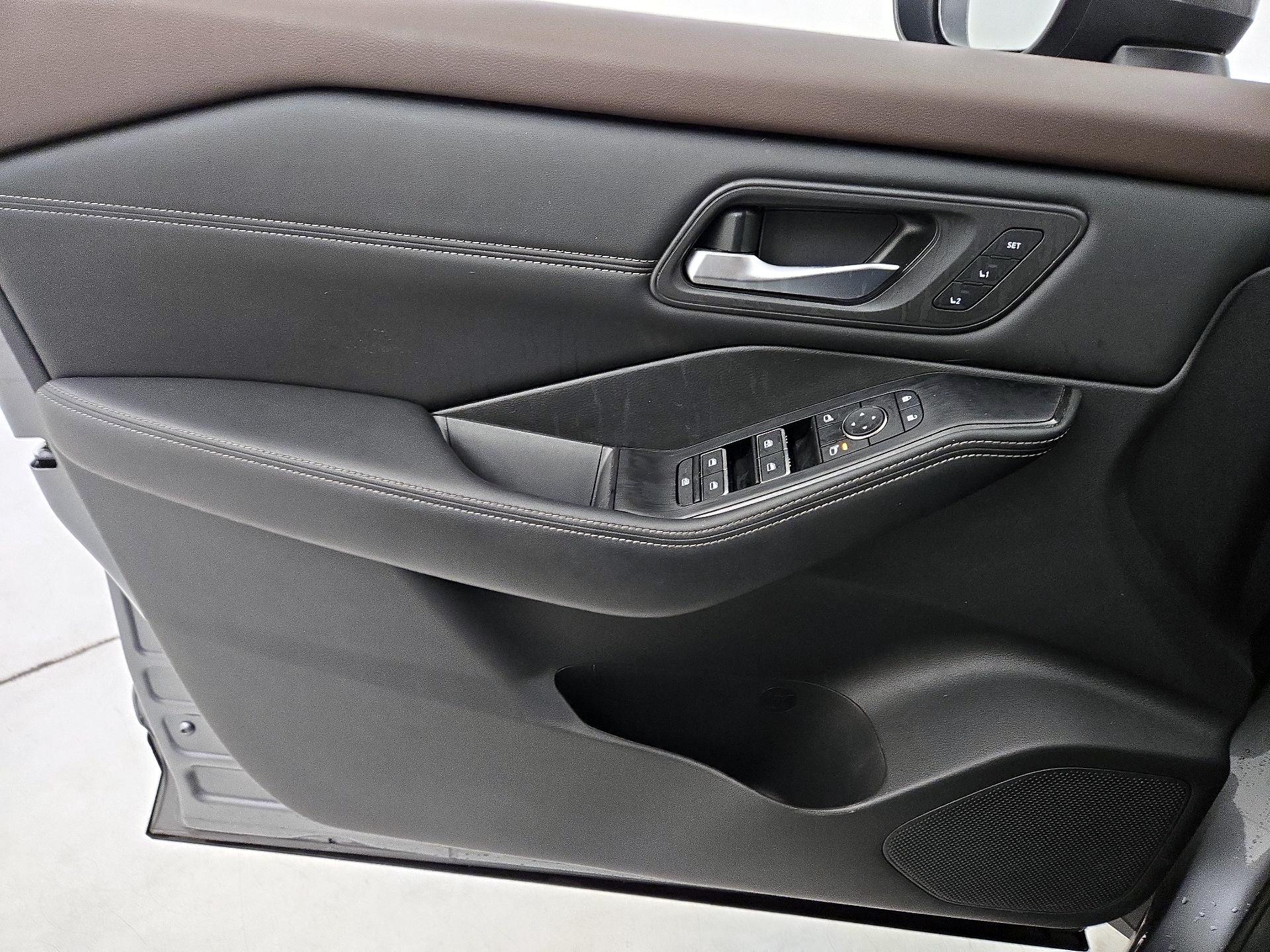 Thumbnail: 2023 Nissan Rogue - 12