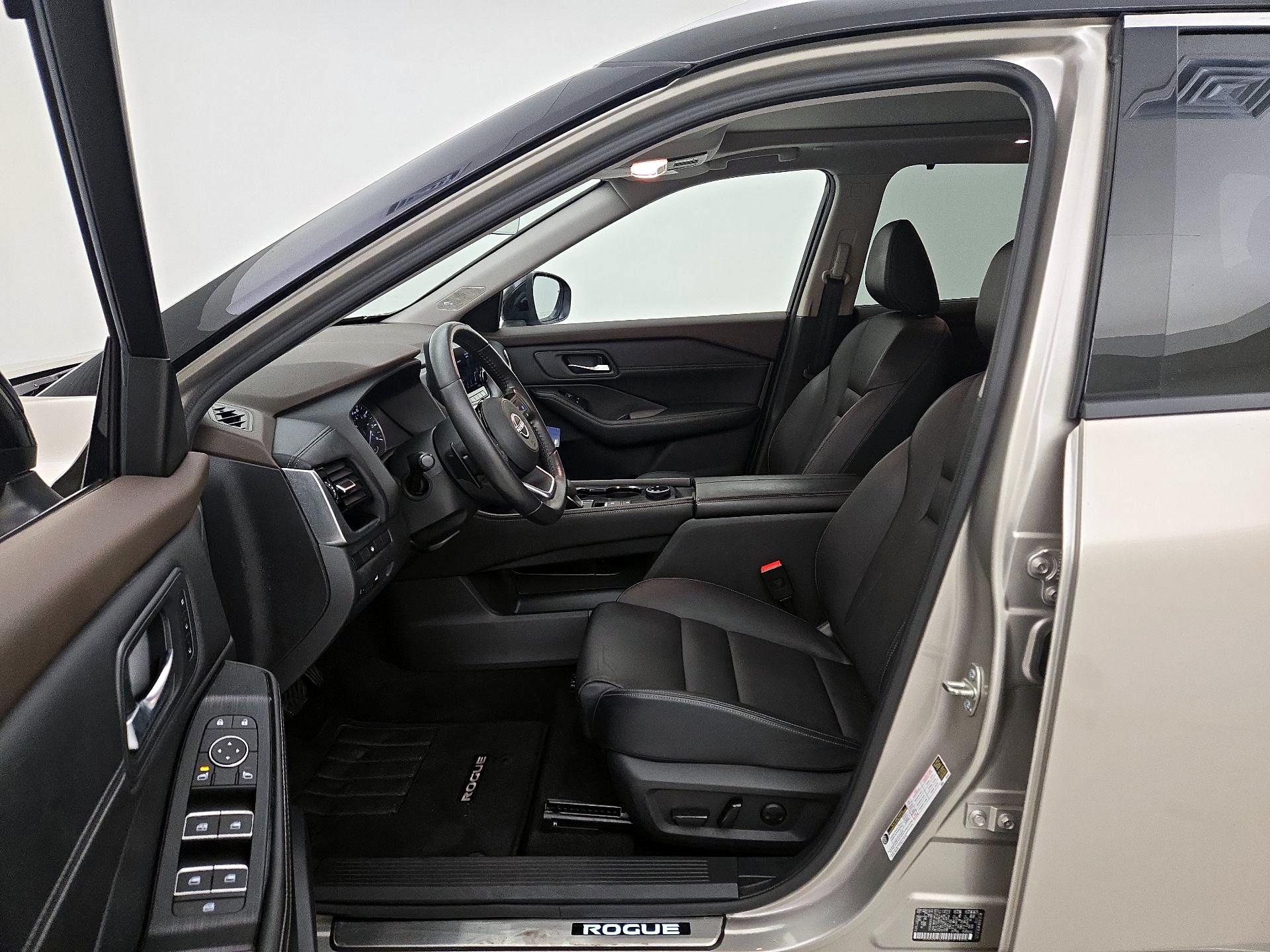 Thumbnail: 2023 Nissan Rogue - 11