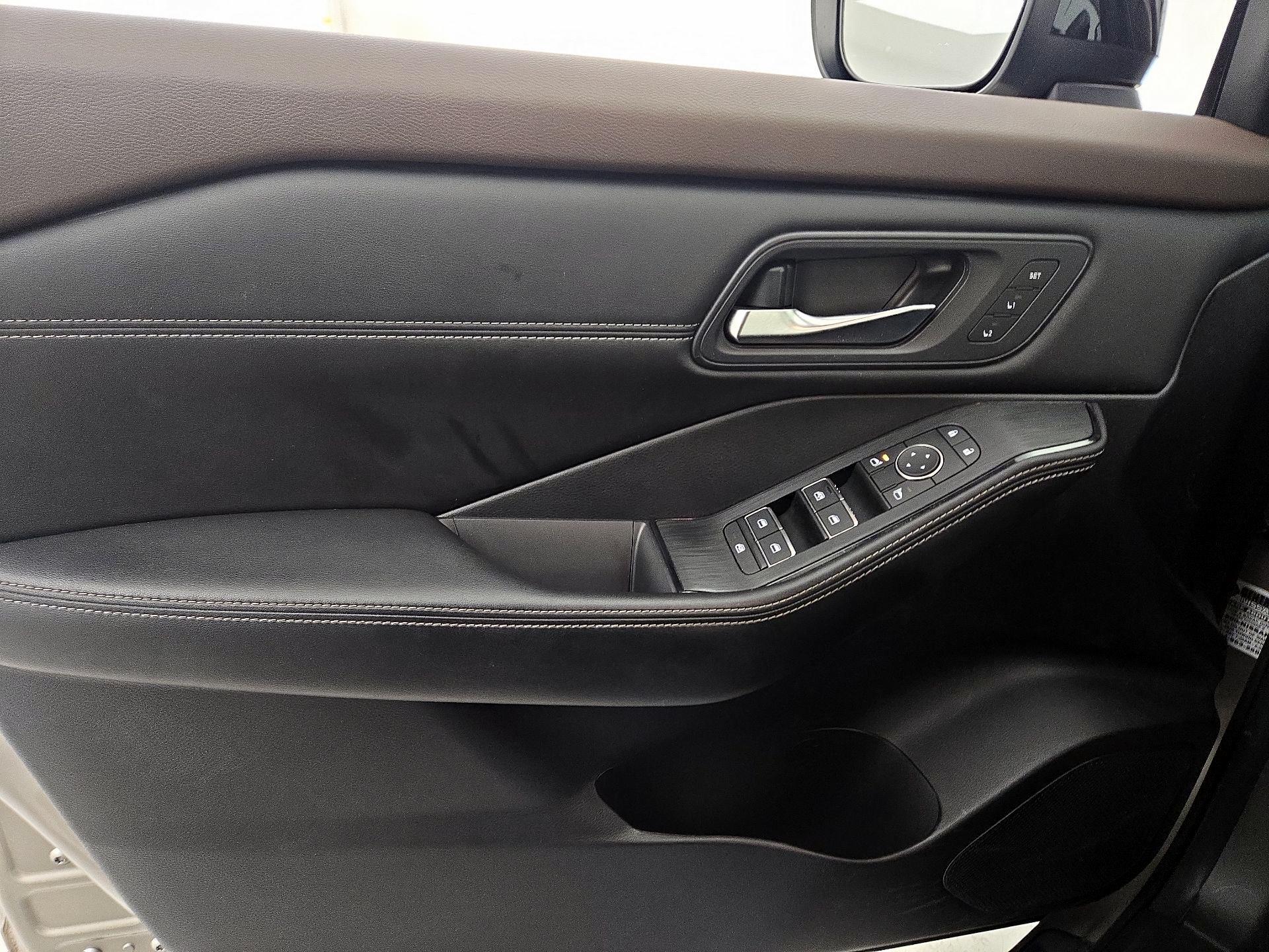 Thumbnail: 2023 Nissan Rogue - 12