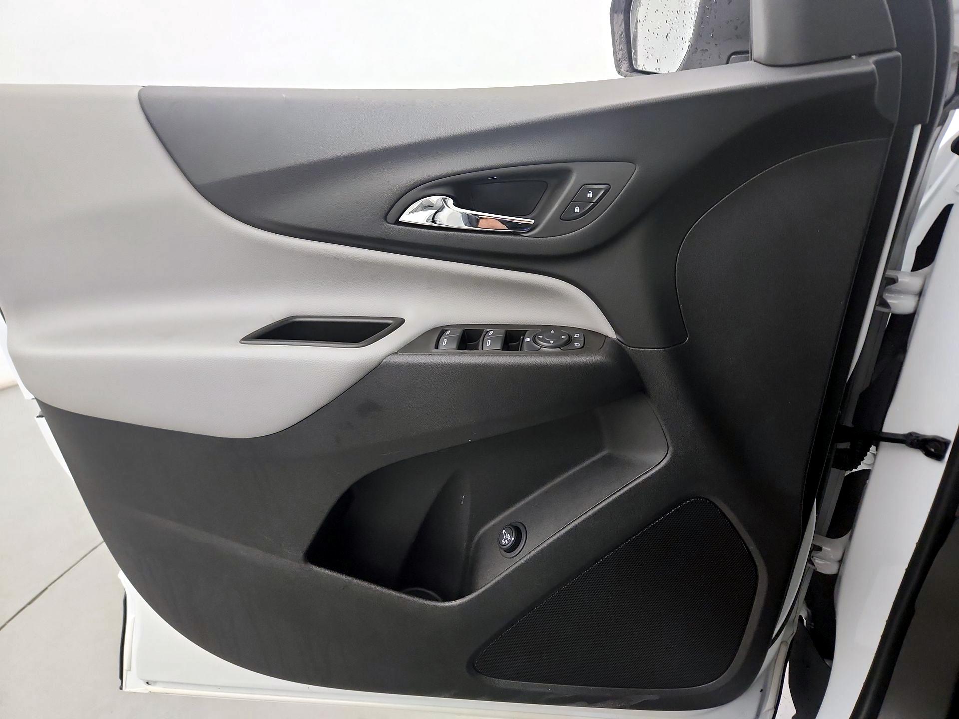 Thumbnail: 2023 Chevrolet Equinox - 10