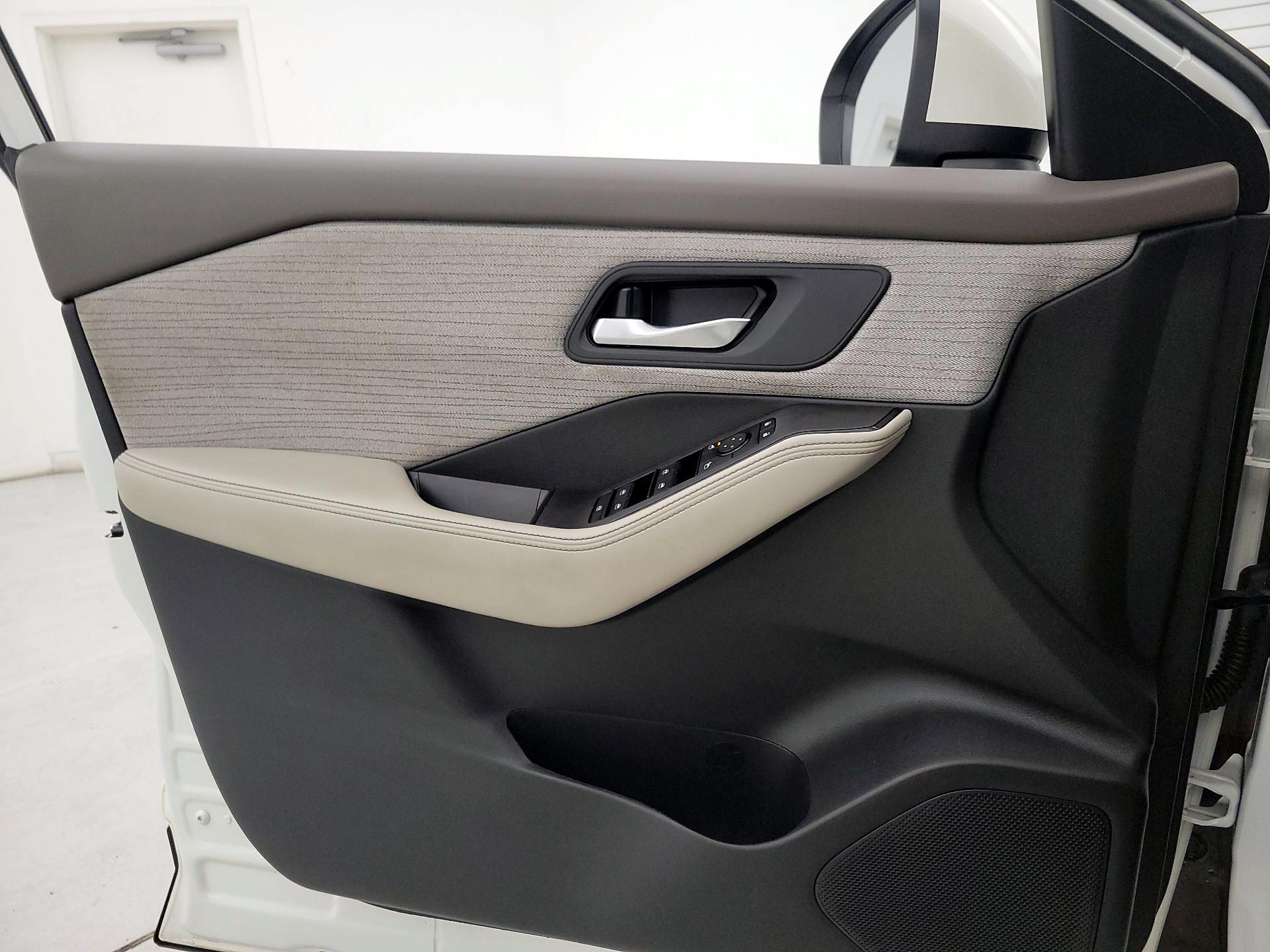 Thumbnail: 2023 Nissan Rogue - 12