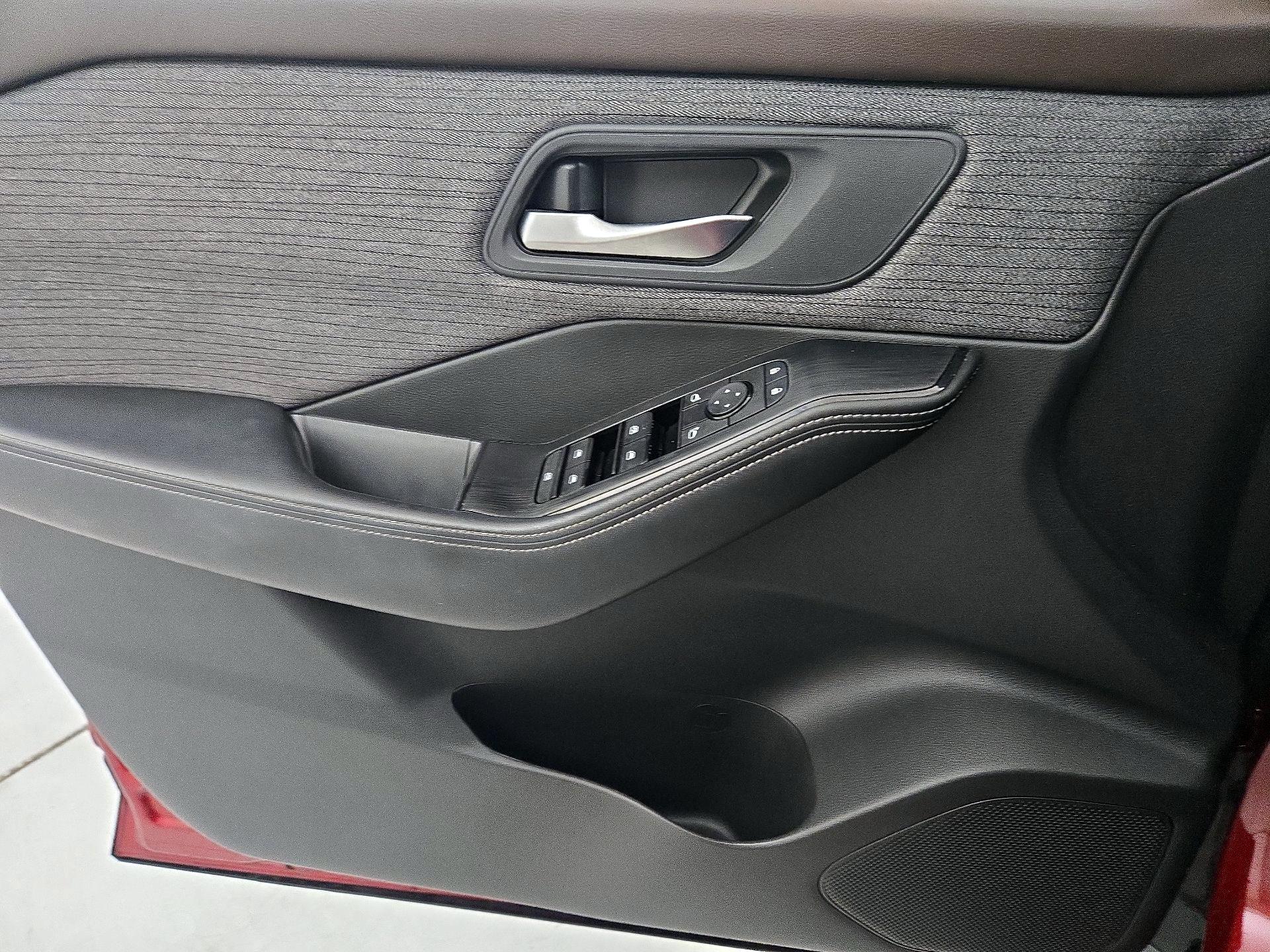 Thumbnail: 2022 Nissan Rogue - 12