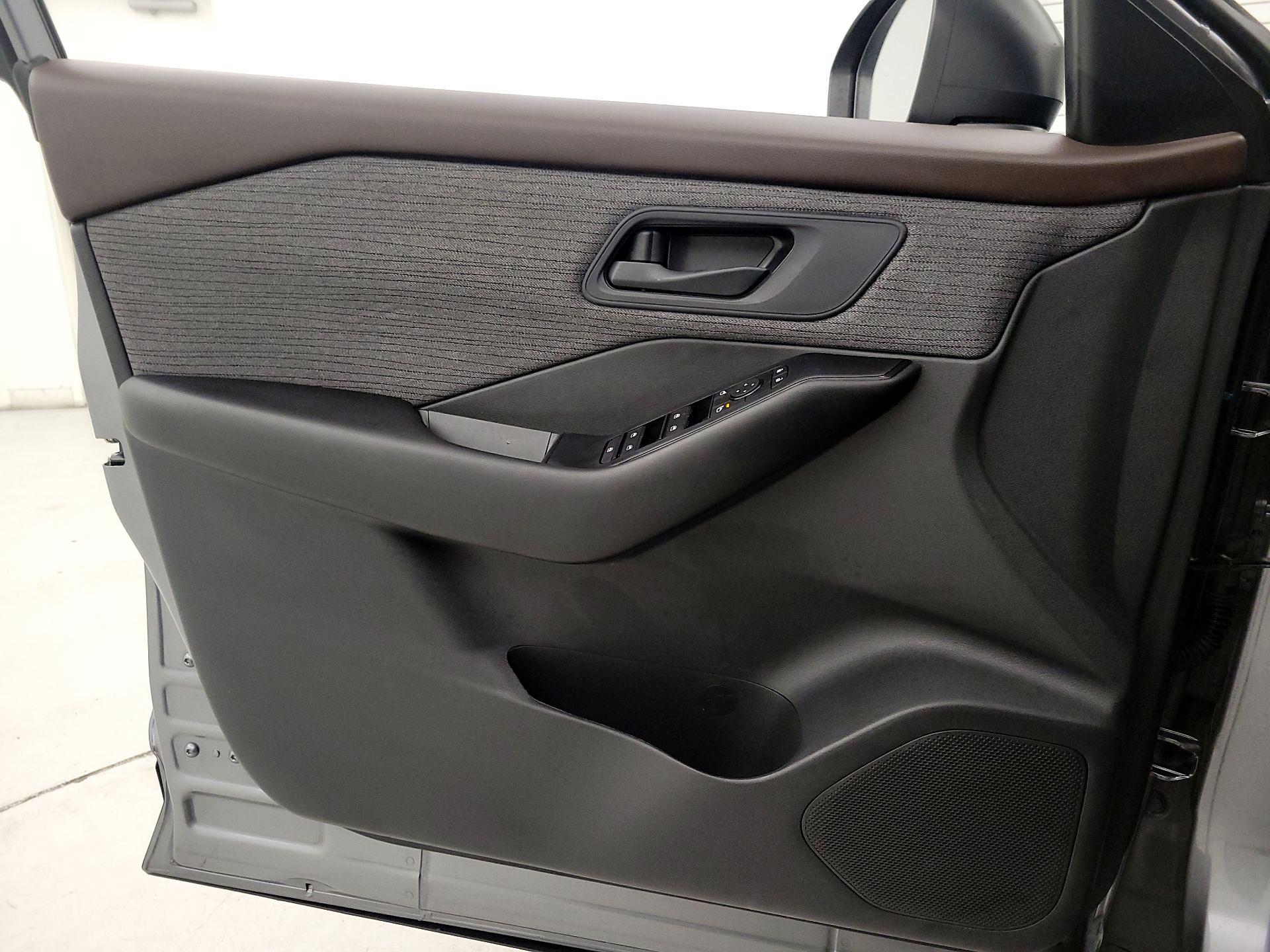 Thumbnail: 2023 Nissan Rogue - 12