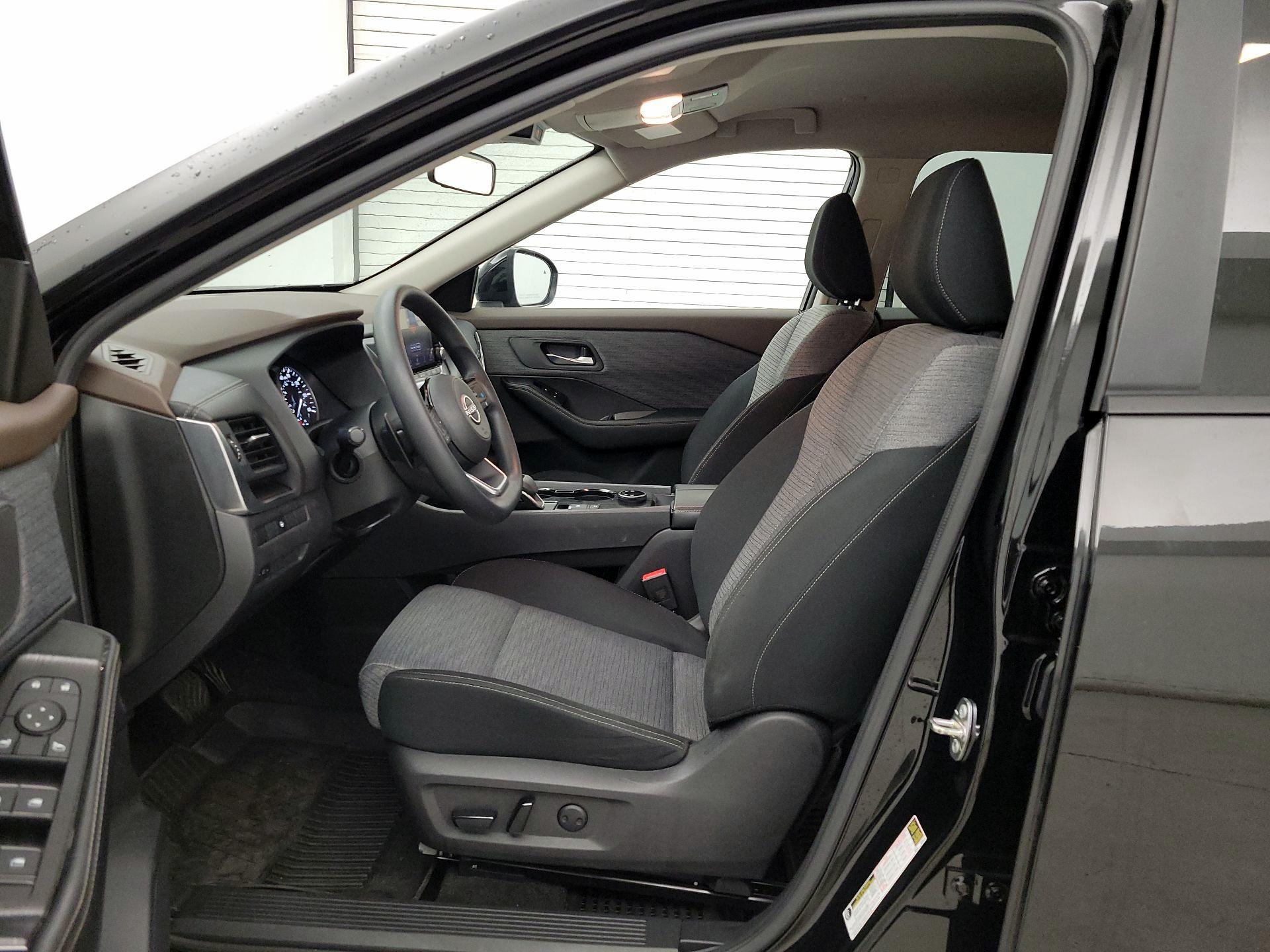 Thumbnail: 2023 Nissan Rogue - 11