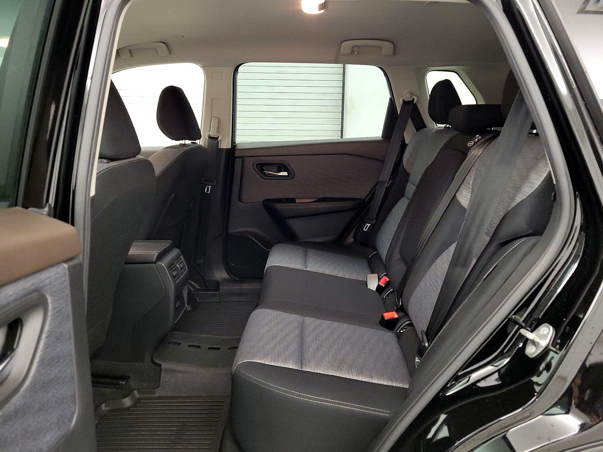 Thumbnail: 2023 Nissan Rogue - 19