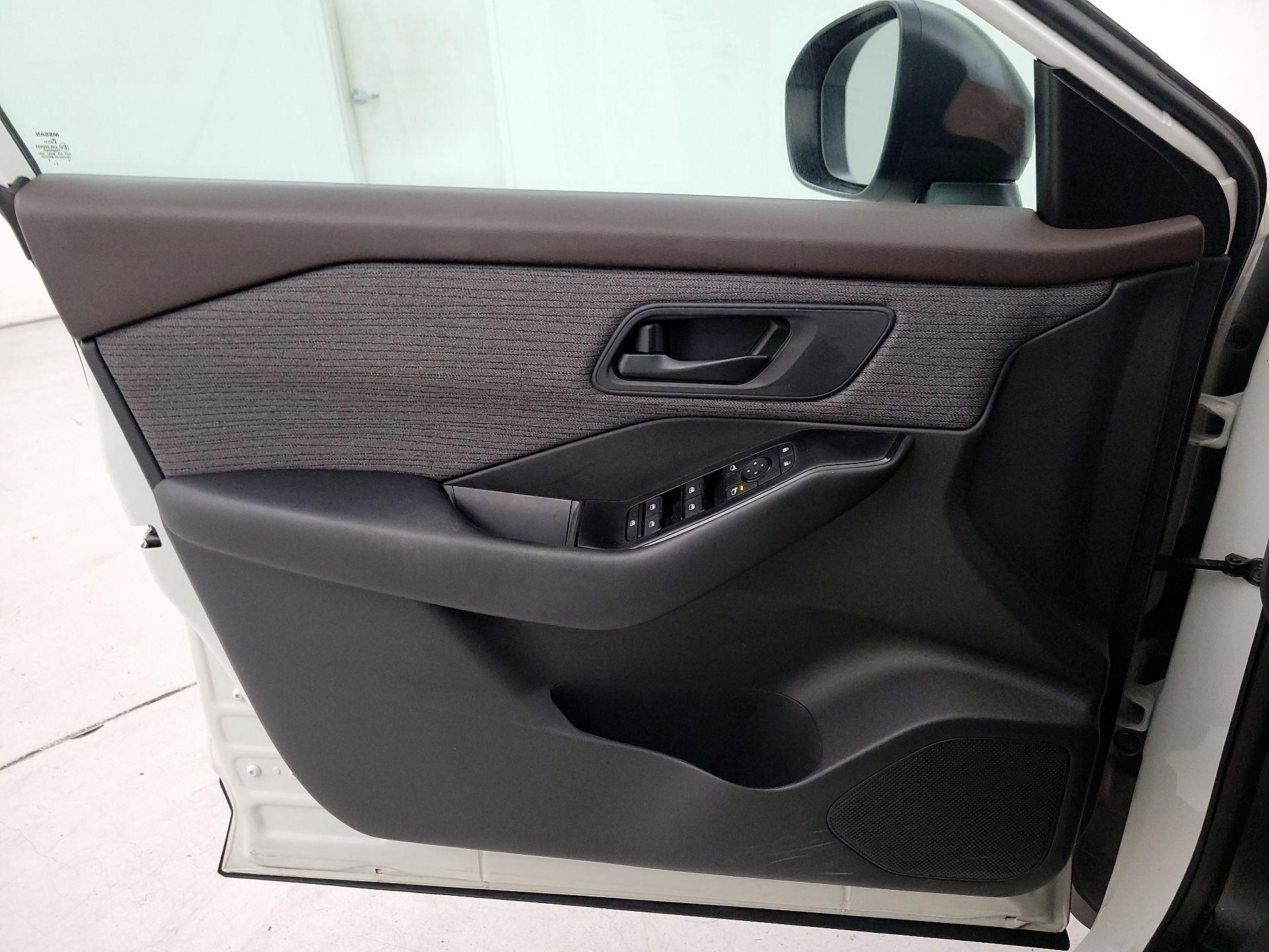 Thumbnail: 2023 Nissan Rogue - 12