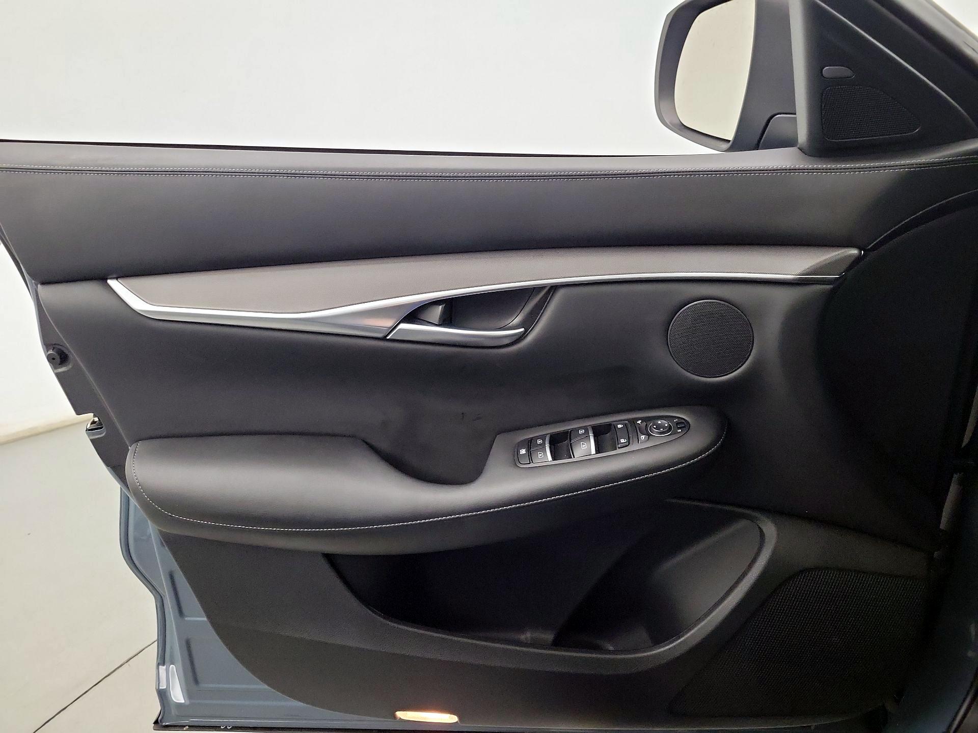 Thumbnail: 2022 INFINITI QX50 - 10