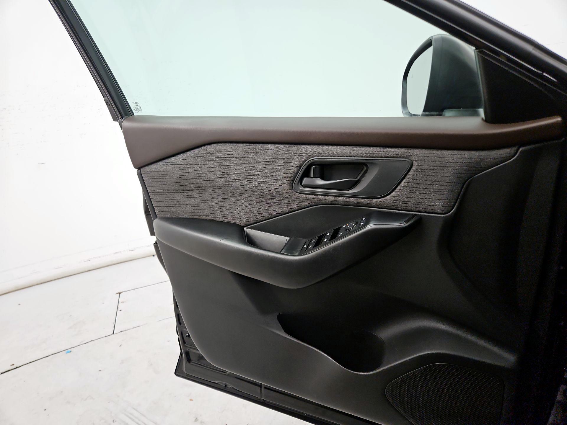 Thumbnail: 2023 Nissan Rogue - 12