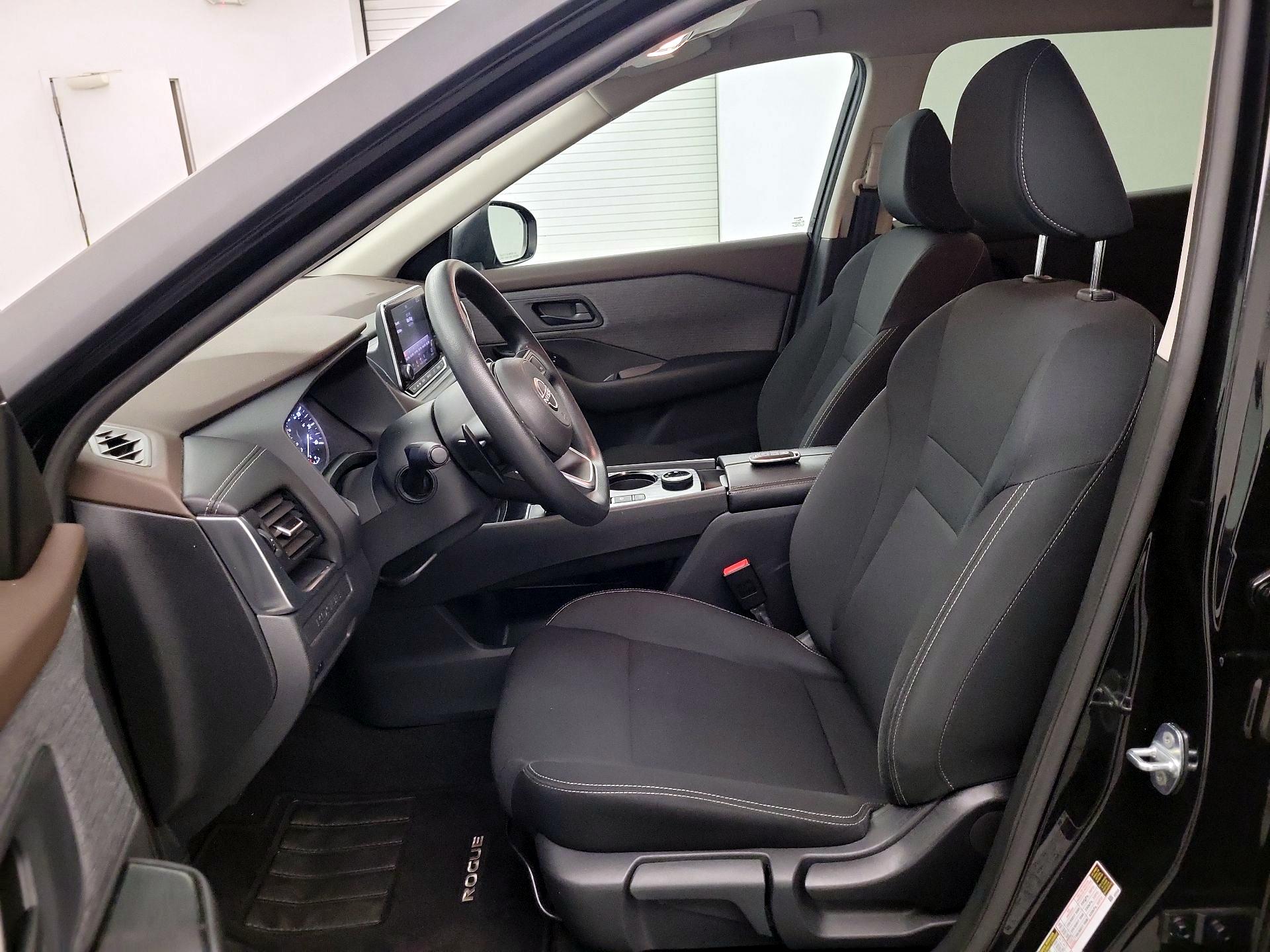 Thumbnail: 2023 Nissan Rogue - 9