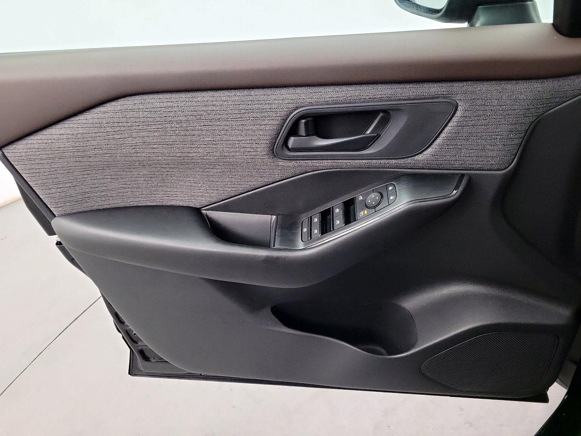 Thumbnail: 2023 Nissan Rogue - 10