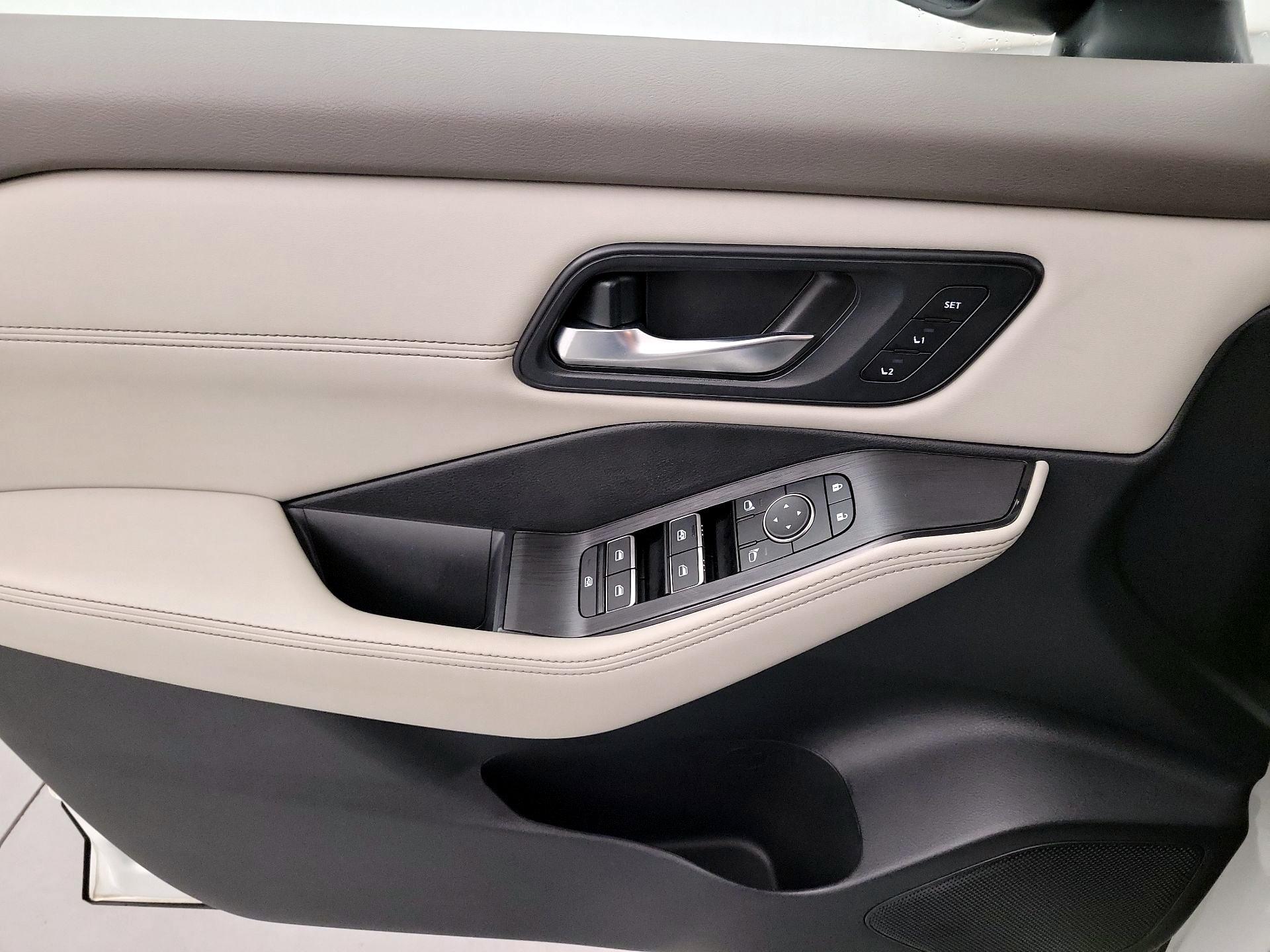 Thumbnail: 2023 Nissan Rogue - 10