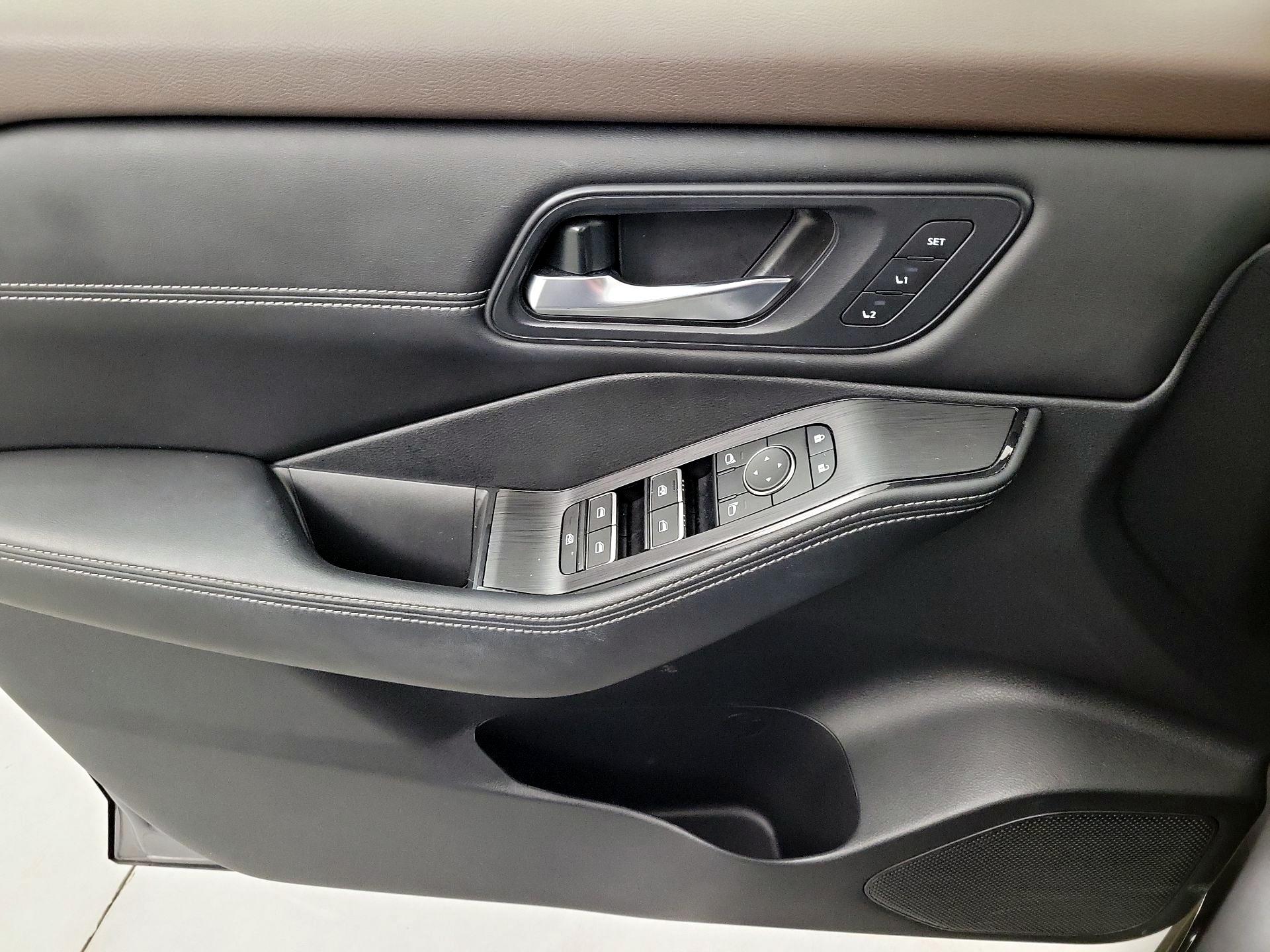 Thumbnail: 2023 Nissan Rogue - 10