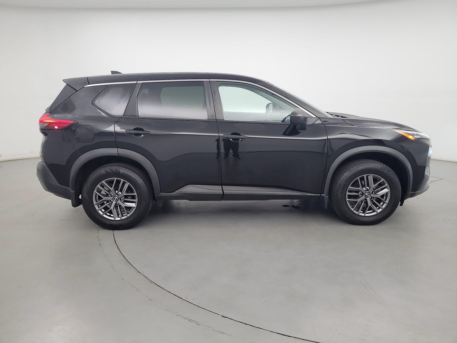 Thumbnail: 2022 Nissan Rogue - 4