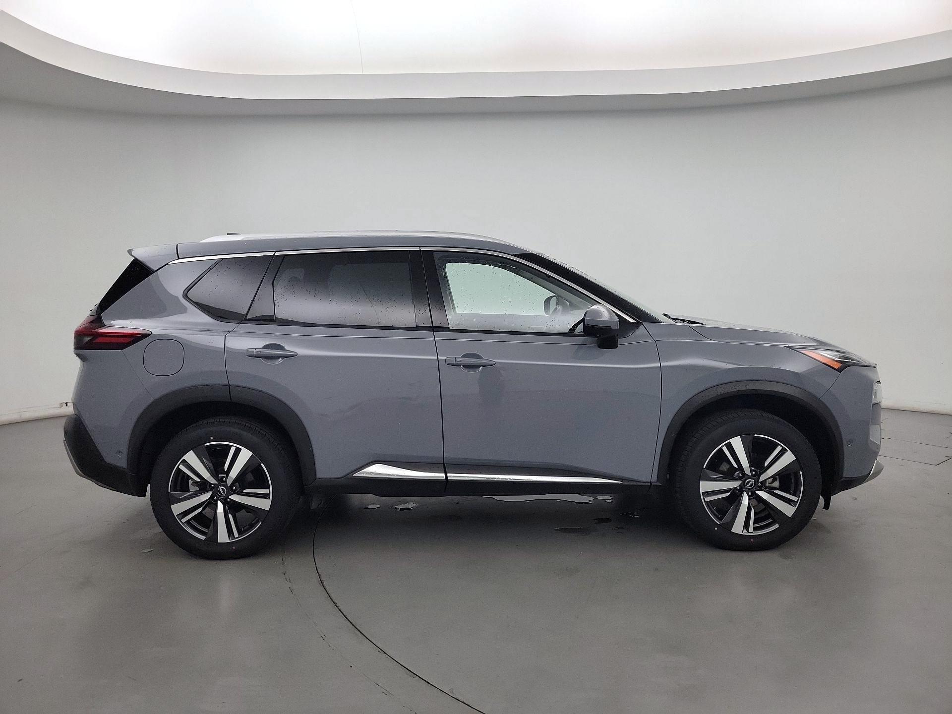 Thumbnail: 2023 Nissan Rogue - 4