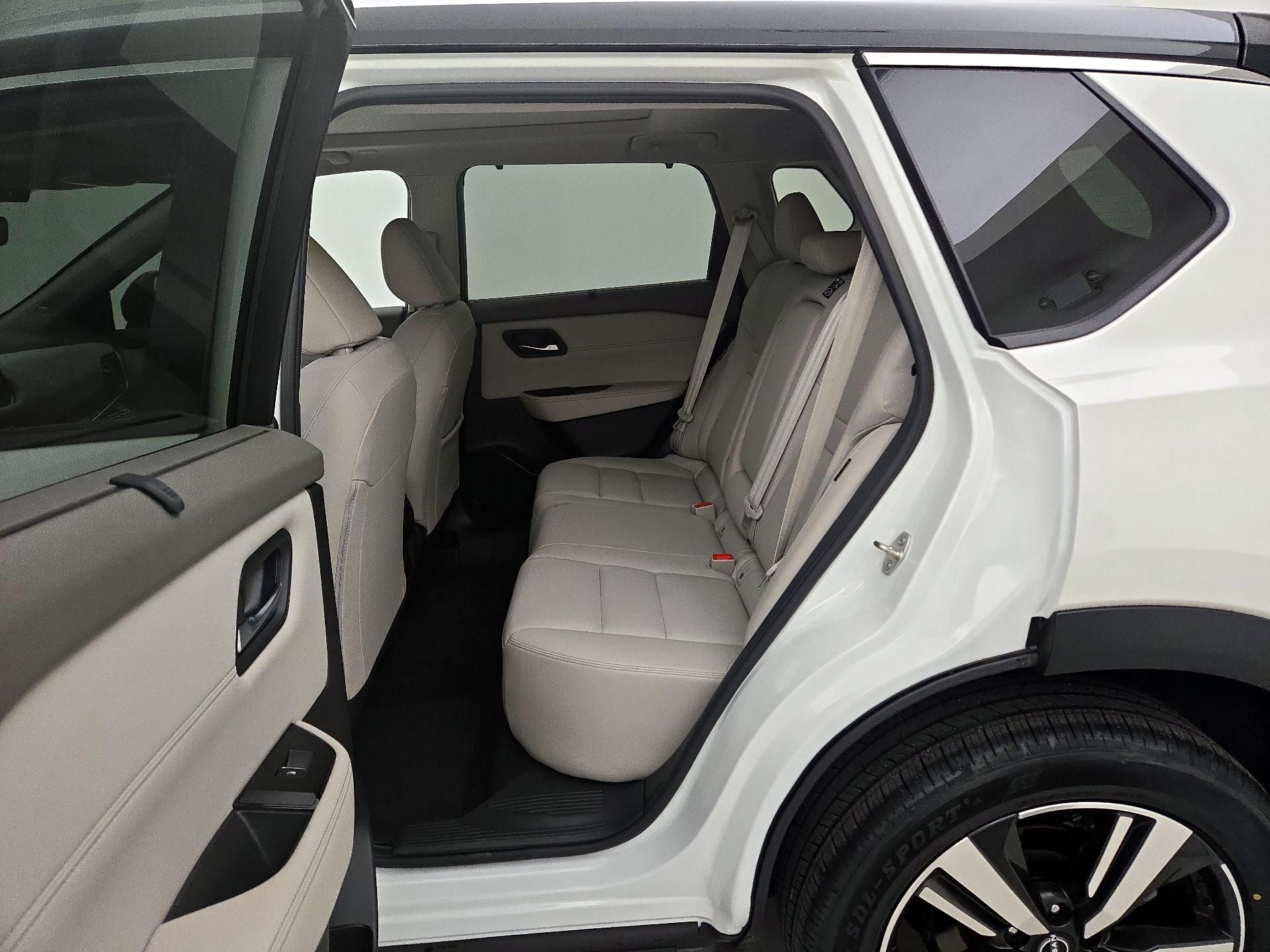 Thumbnail: 2023 Nissan Rogue - 18