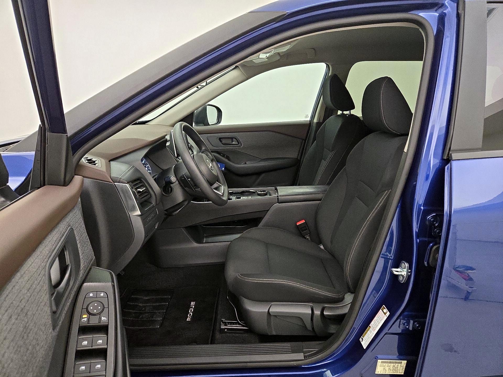 Thumbnail: 2023 Nissan Rogue - 11