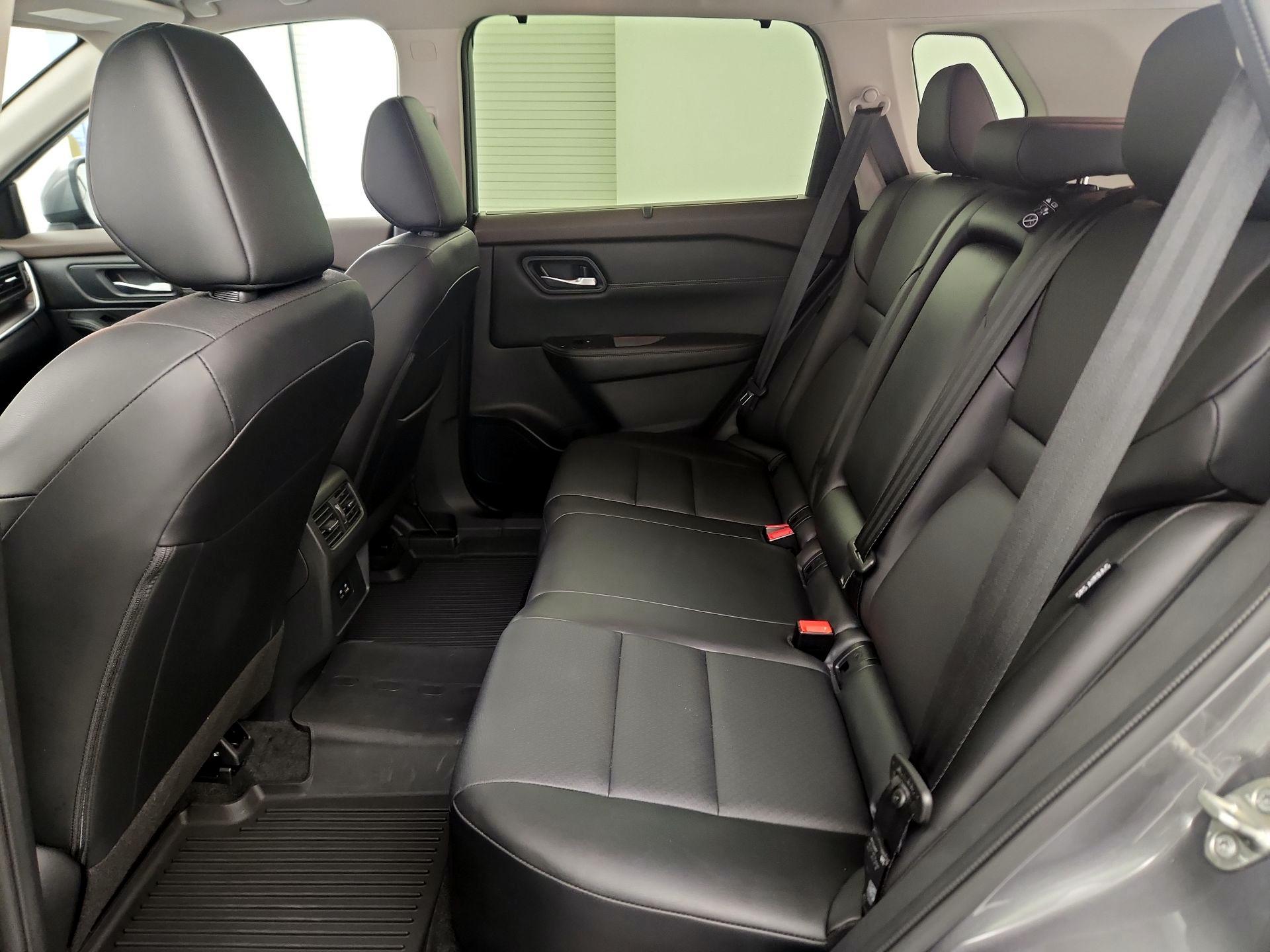 Thumbnail: 2023 Nissan Rogue - 17