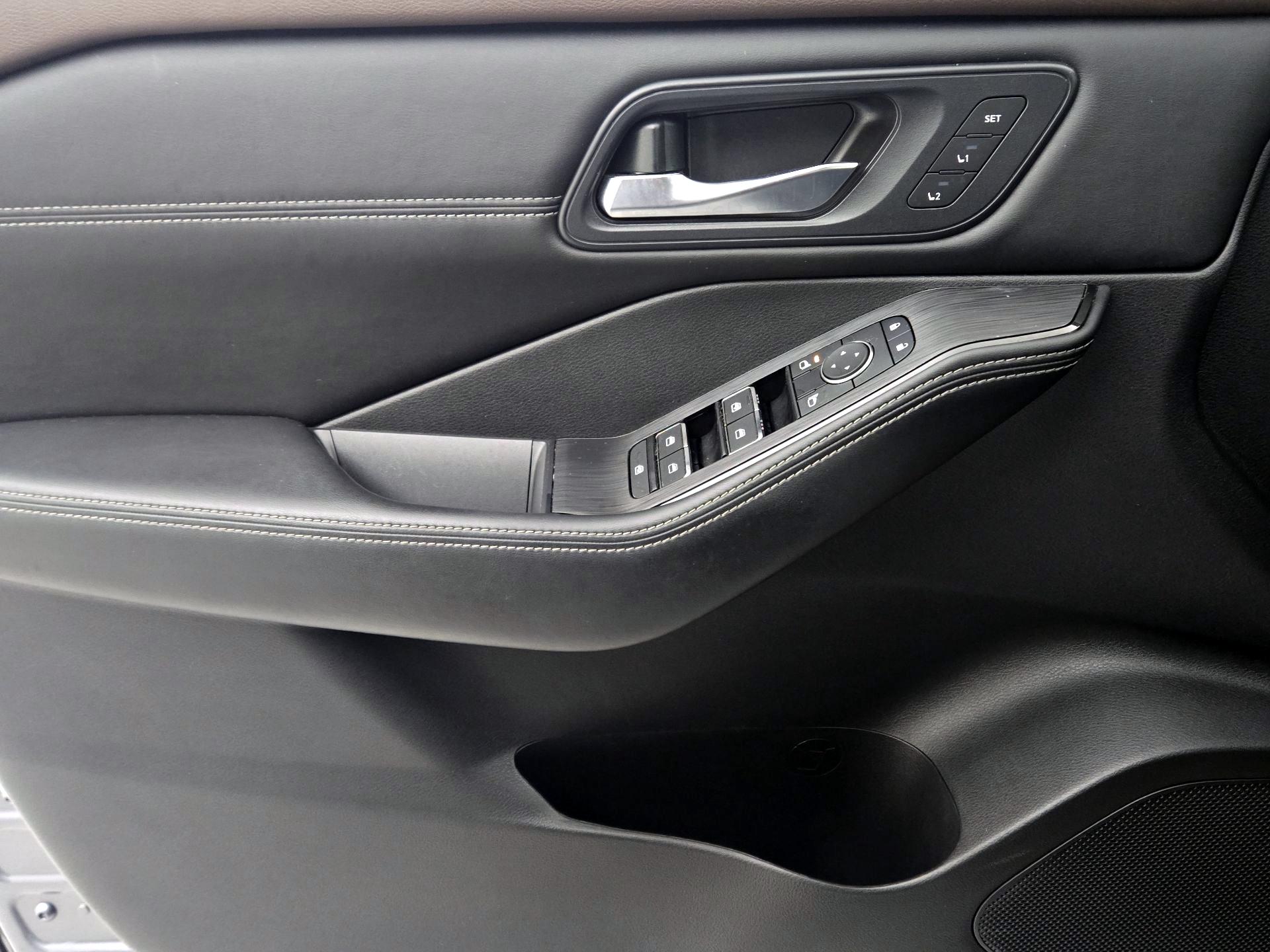 Thumbnail: 2023 Nissan Rogue - 12