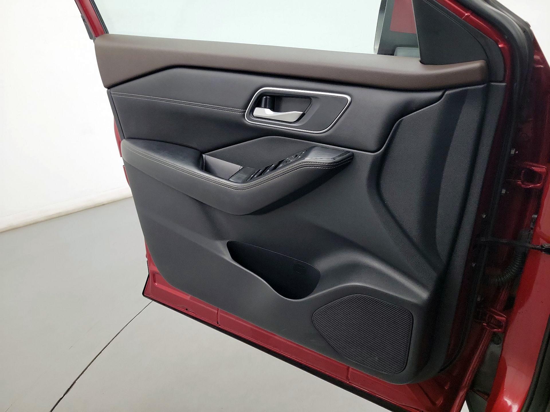 Thumbnail: 2021 Nissan Rogue - 10