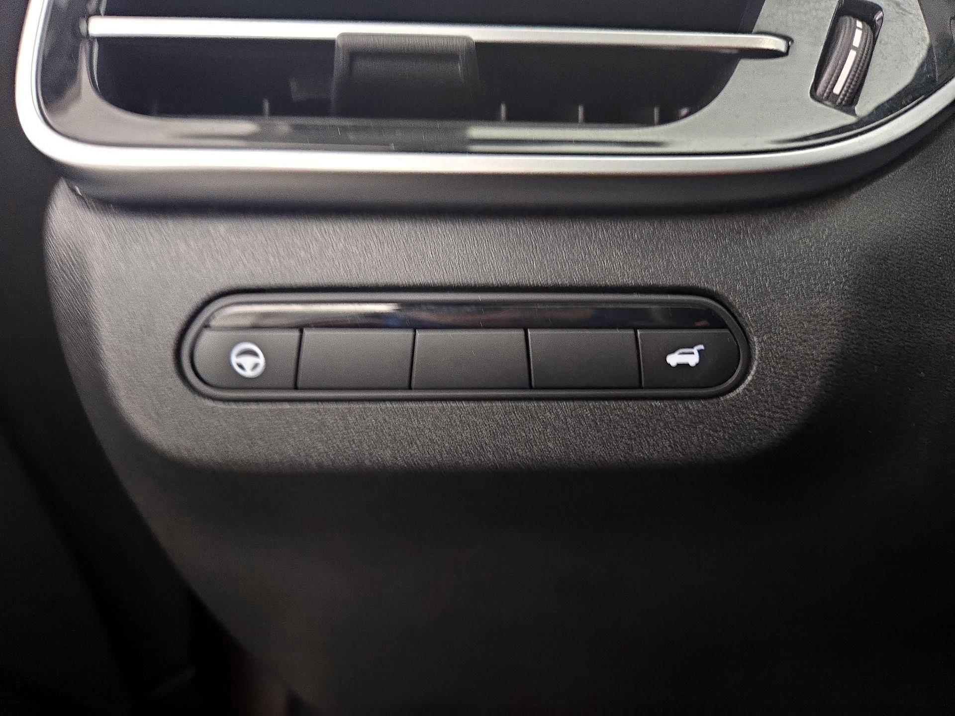 Thumbnail: 2023 INFINITI QX60 - 13