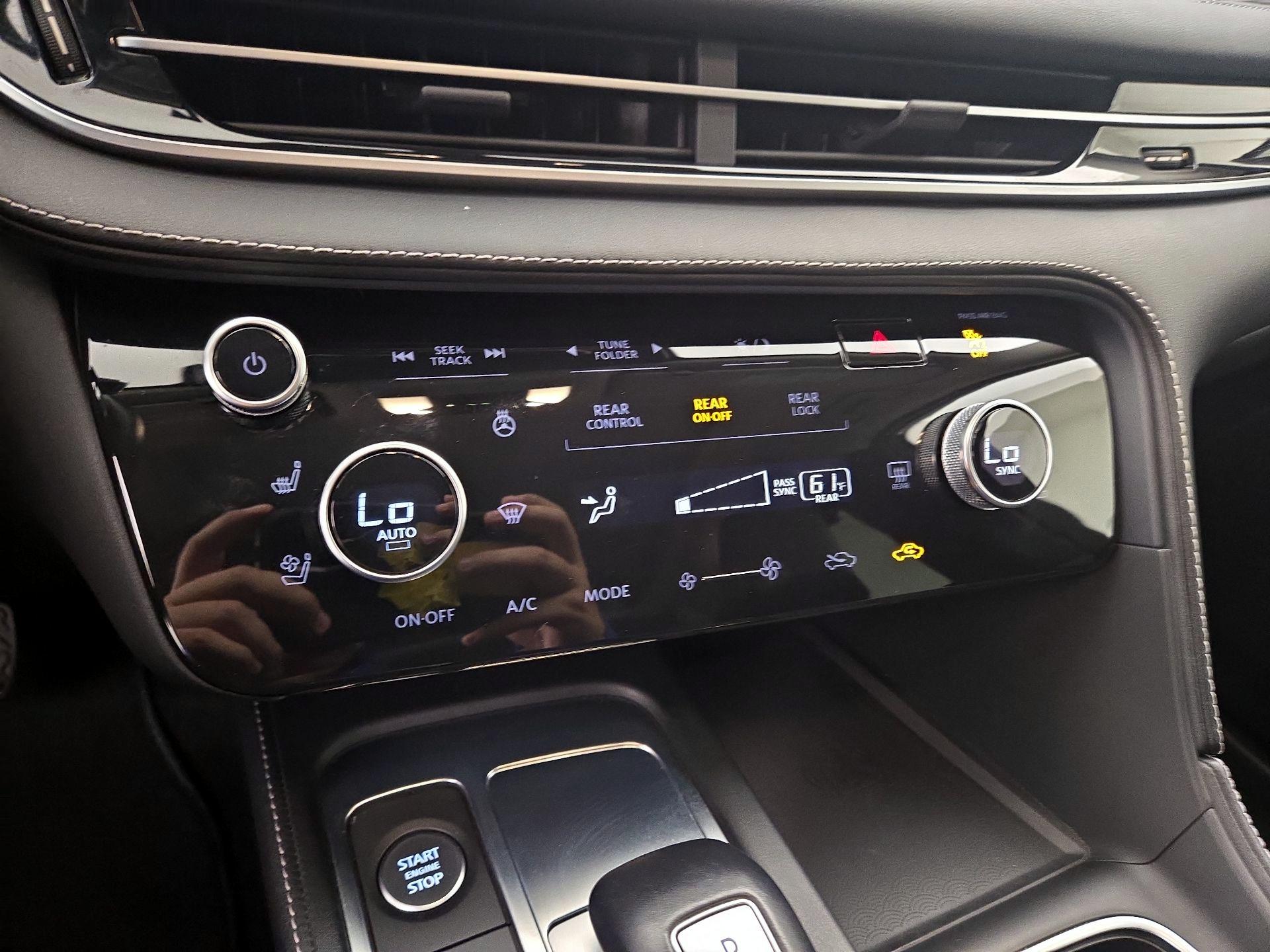 Thumbnail: 2023 INFINITI QX60 - 17