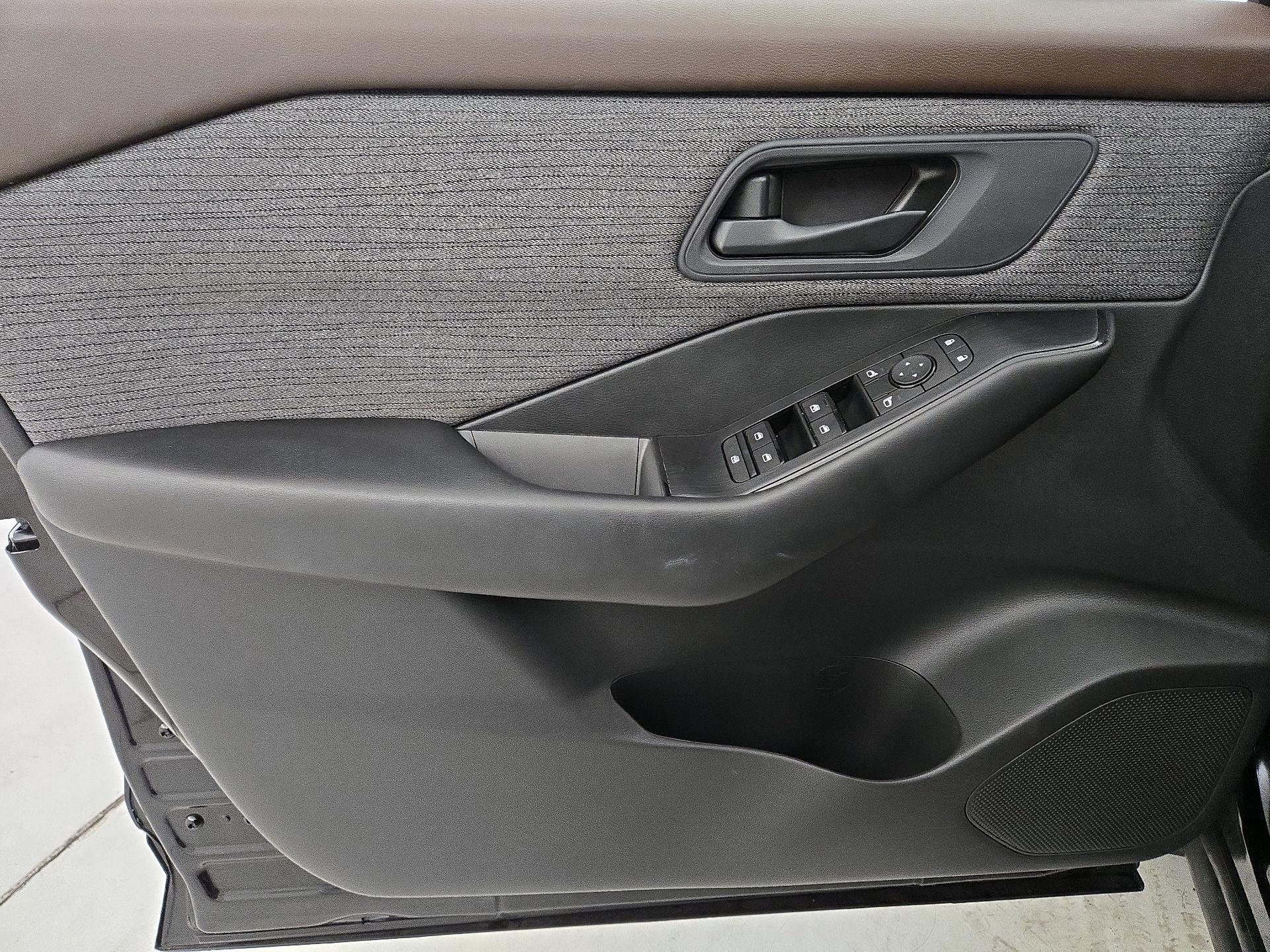 Thumbnail: 2023 Nissan Rogue - 12