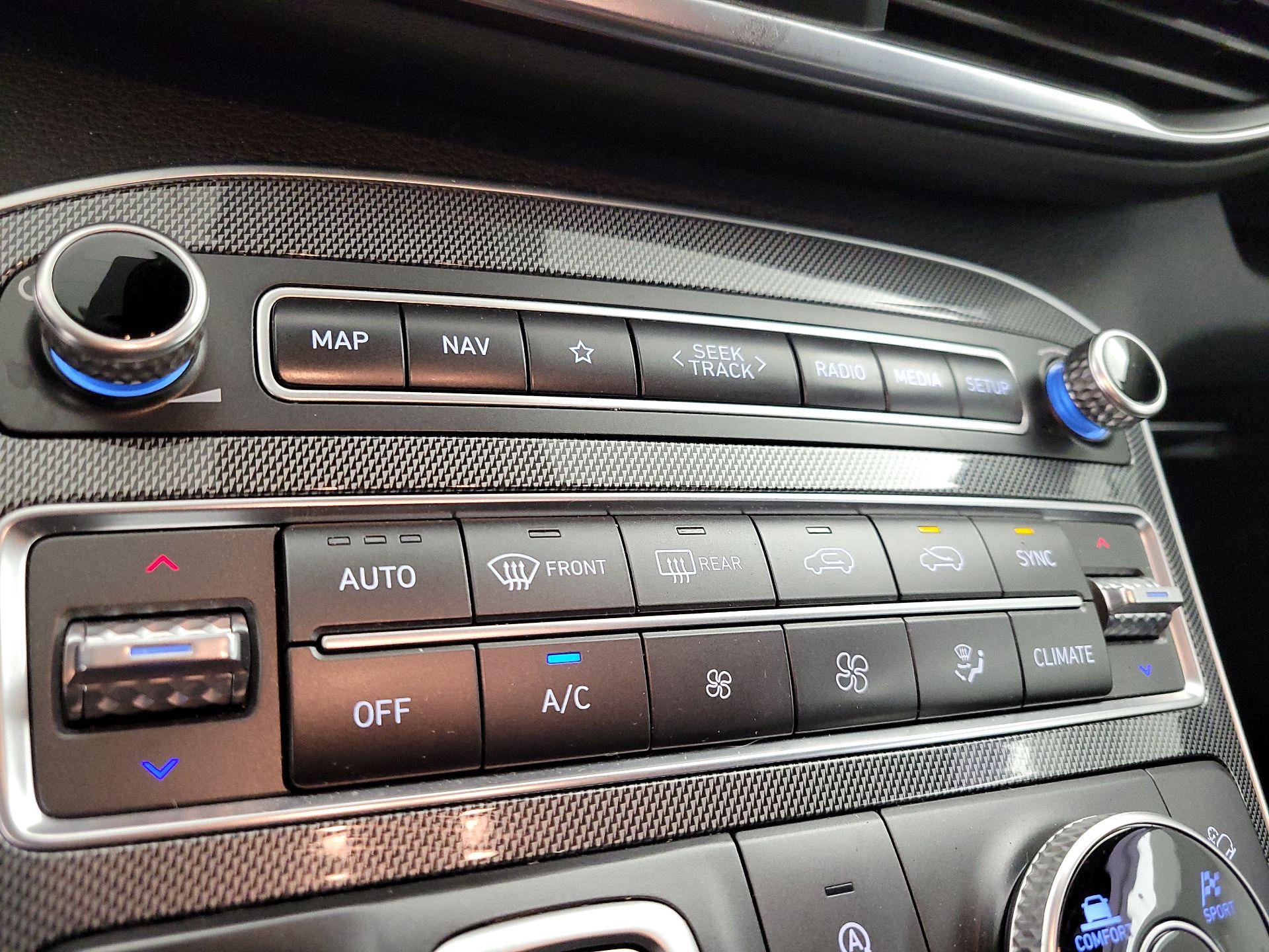 Thumbnail: 2023 Hyundai Santa Fe - 17