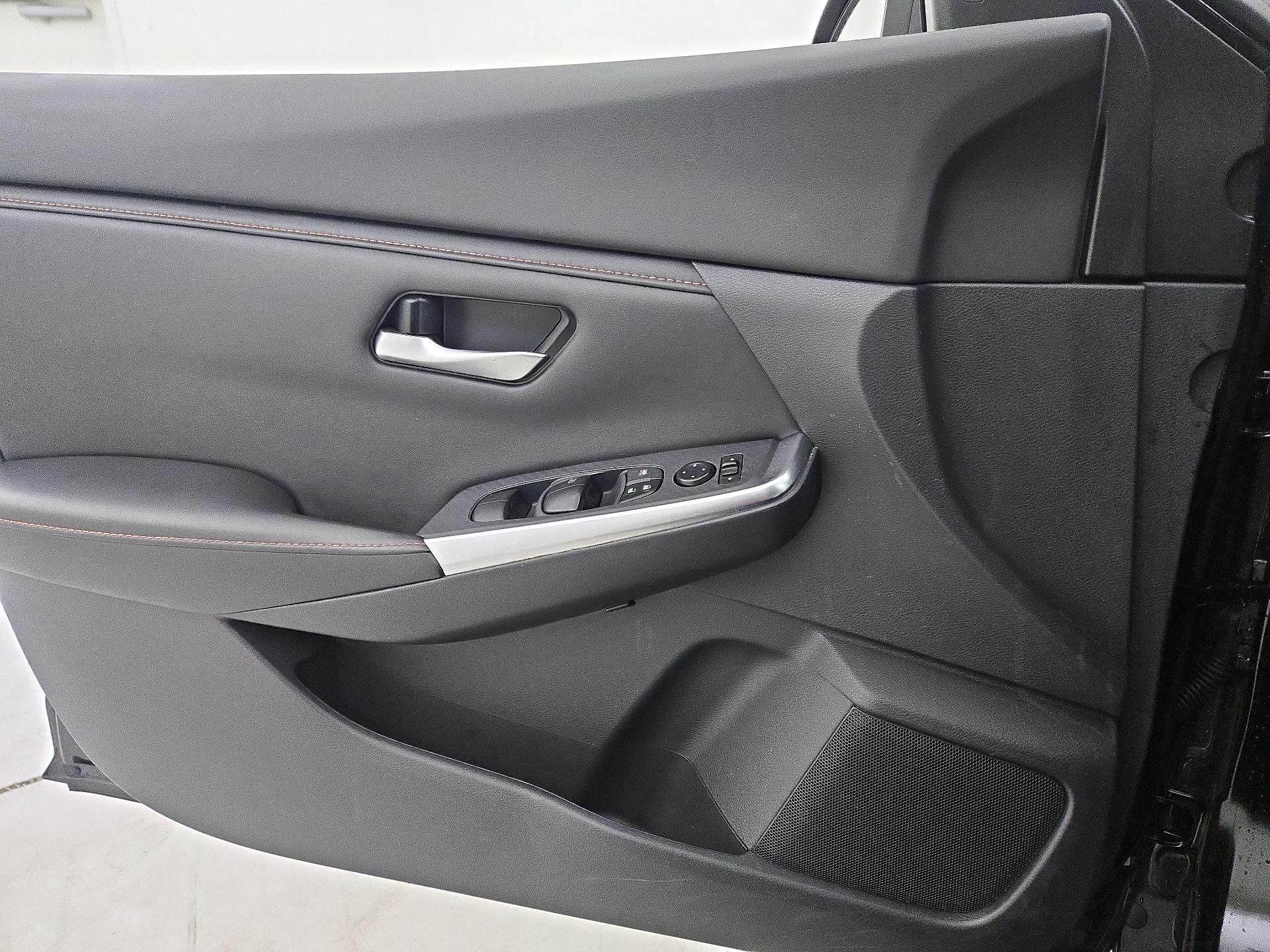 Thumbnail: 2022 Nissan Sentra - 12