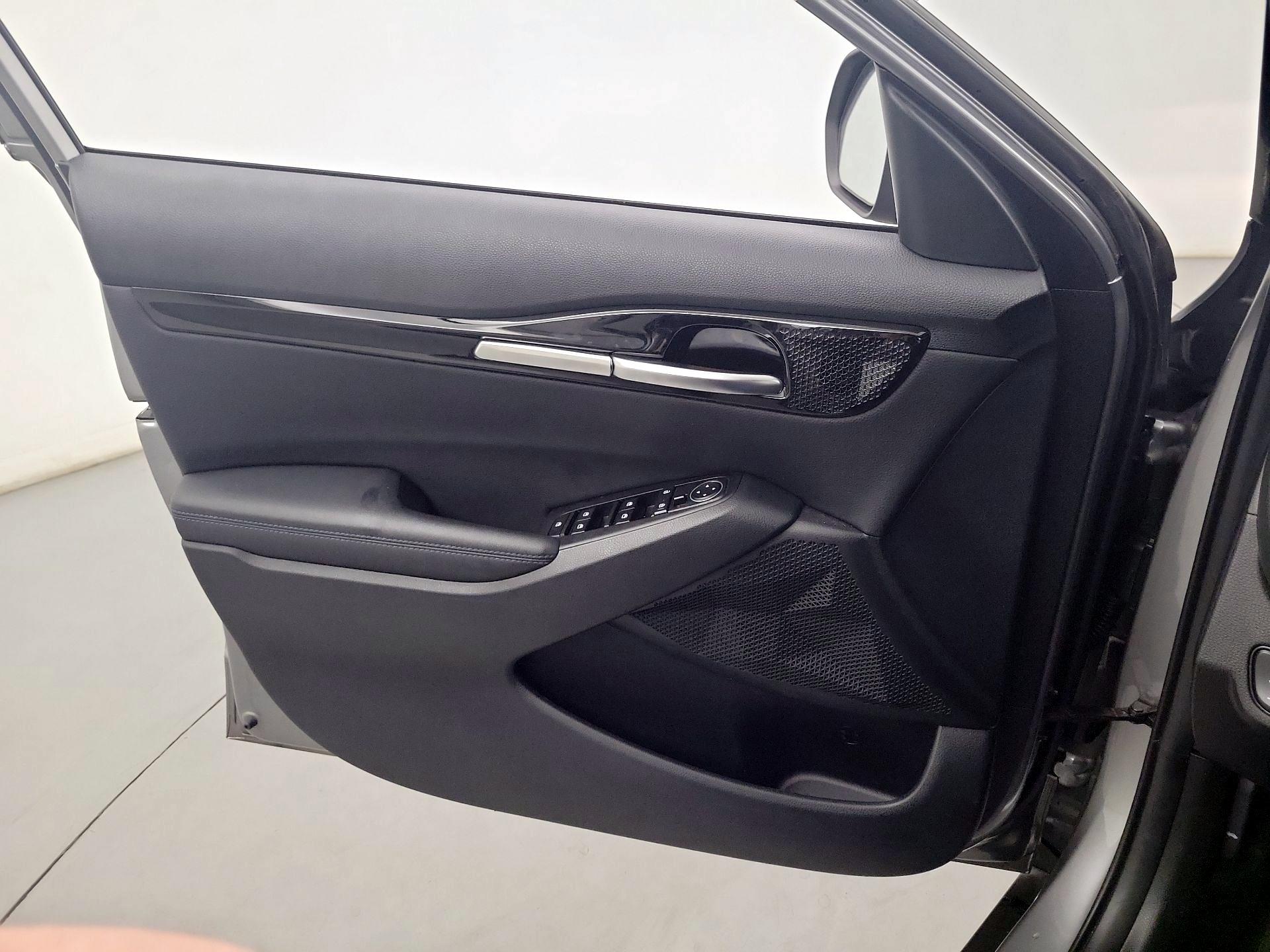 Thumbnail: 2023 Kia Seltos - 10