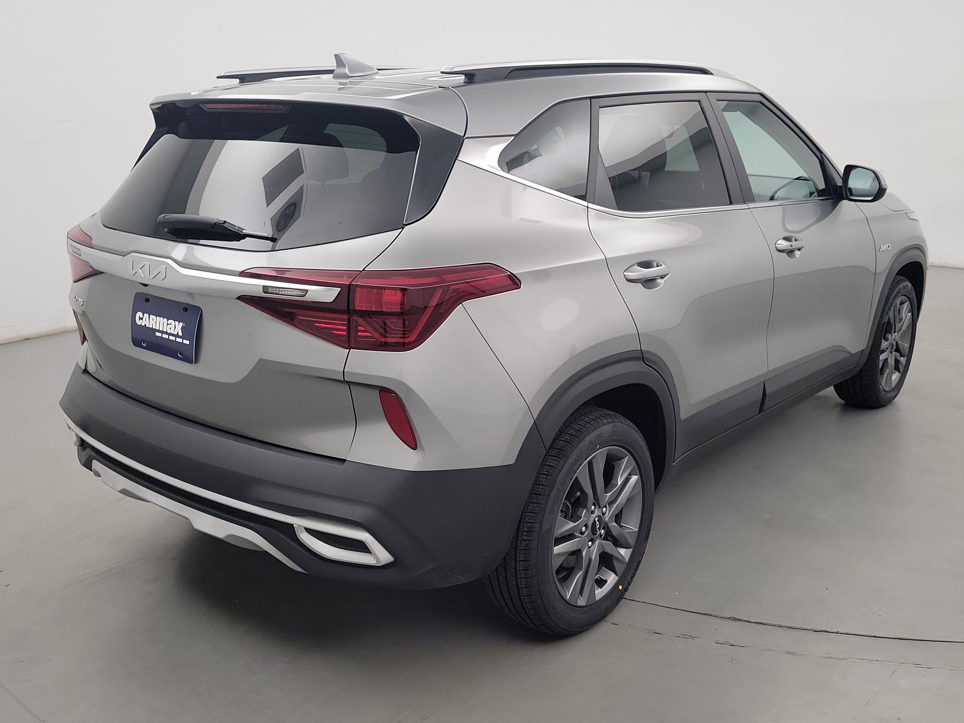 Thumbnail: 2023 Kia Seltos - 5