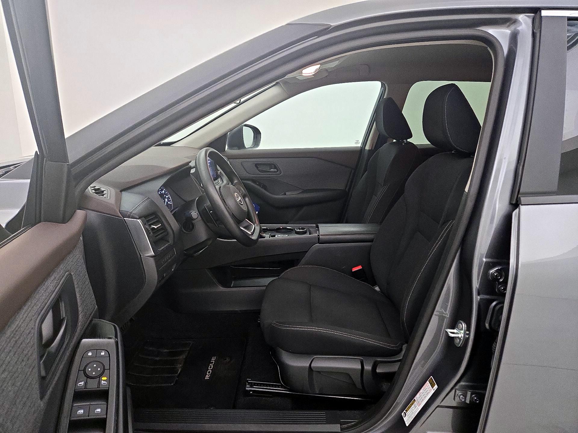 Thumbnail: 2023 Nissan Rogue - 11