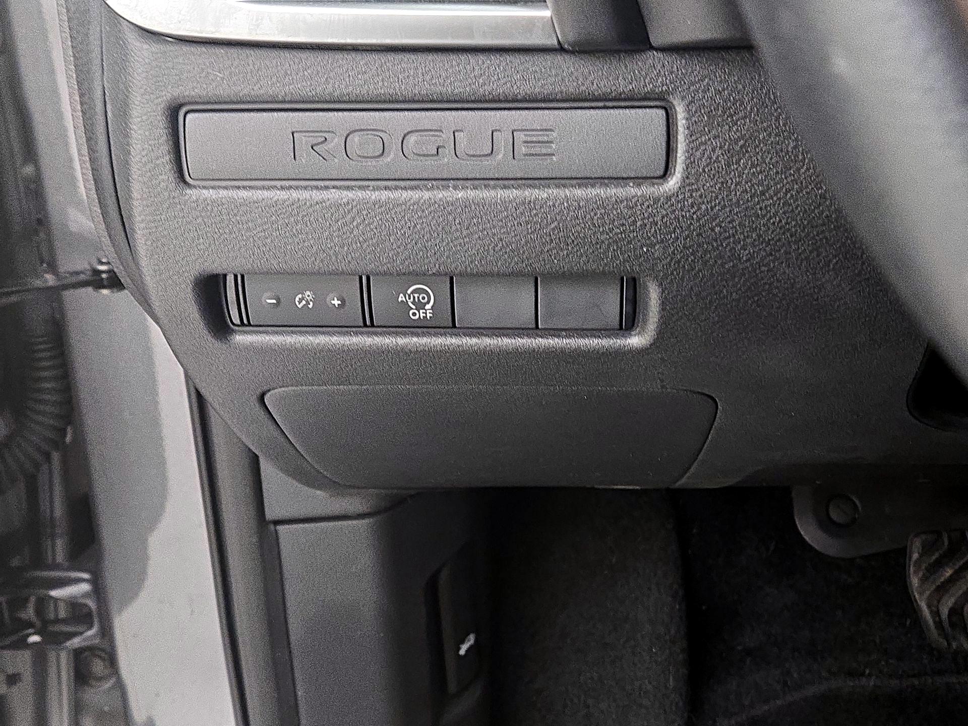 Thumbnail: 2023 Nissan Rogue - 13