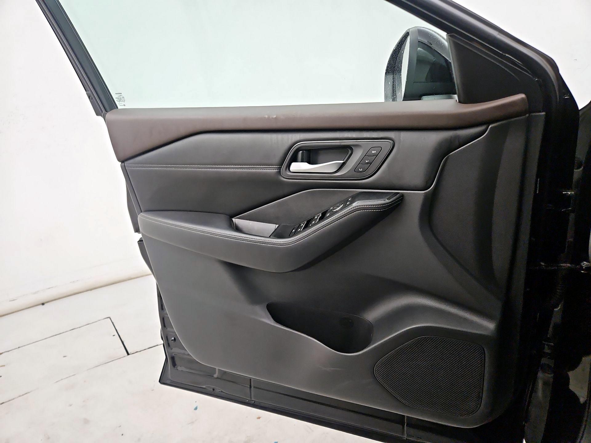 Thumbnail: 2023 Nissan Rogue - 12