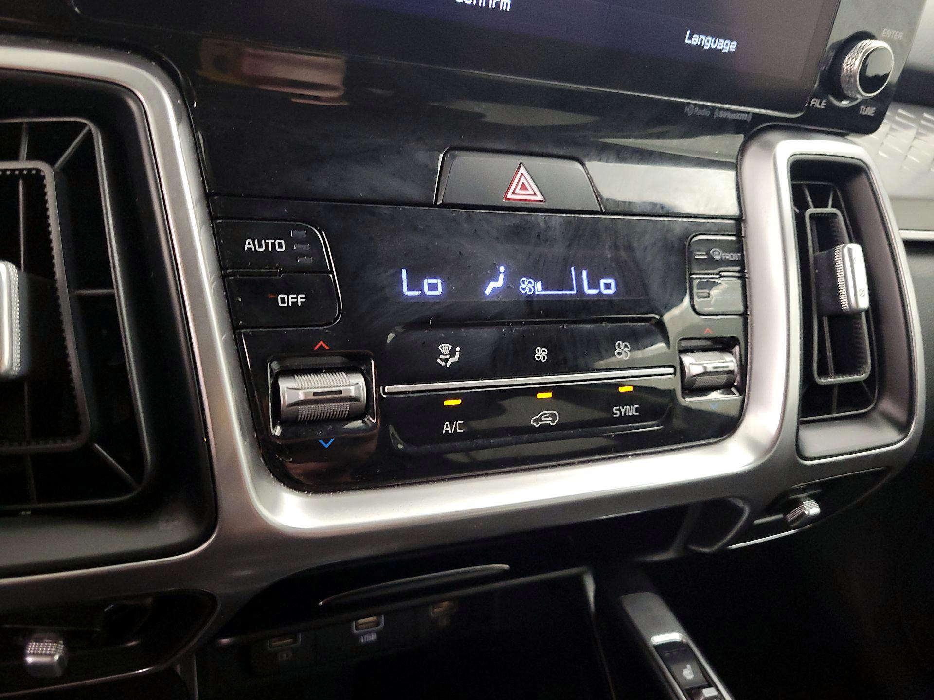 Thumbnail: 2022 Kia Sorento - 17