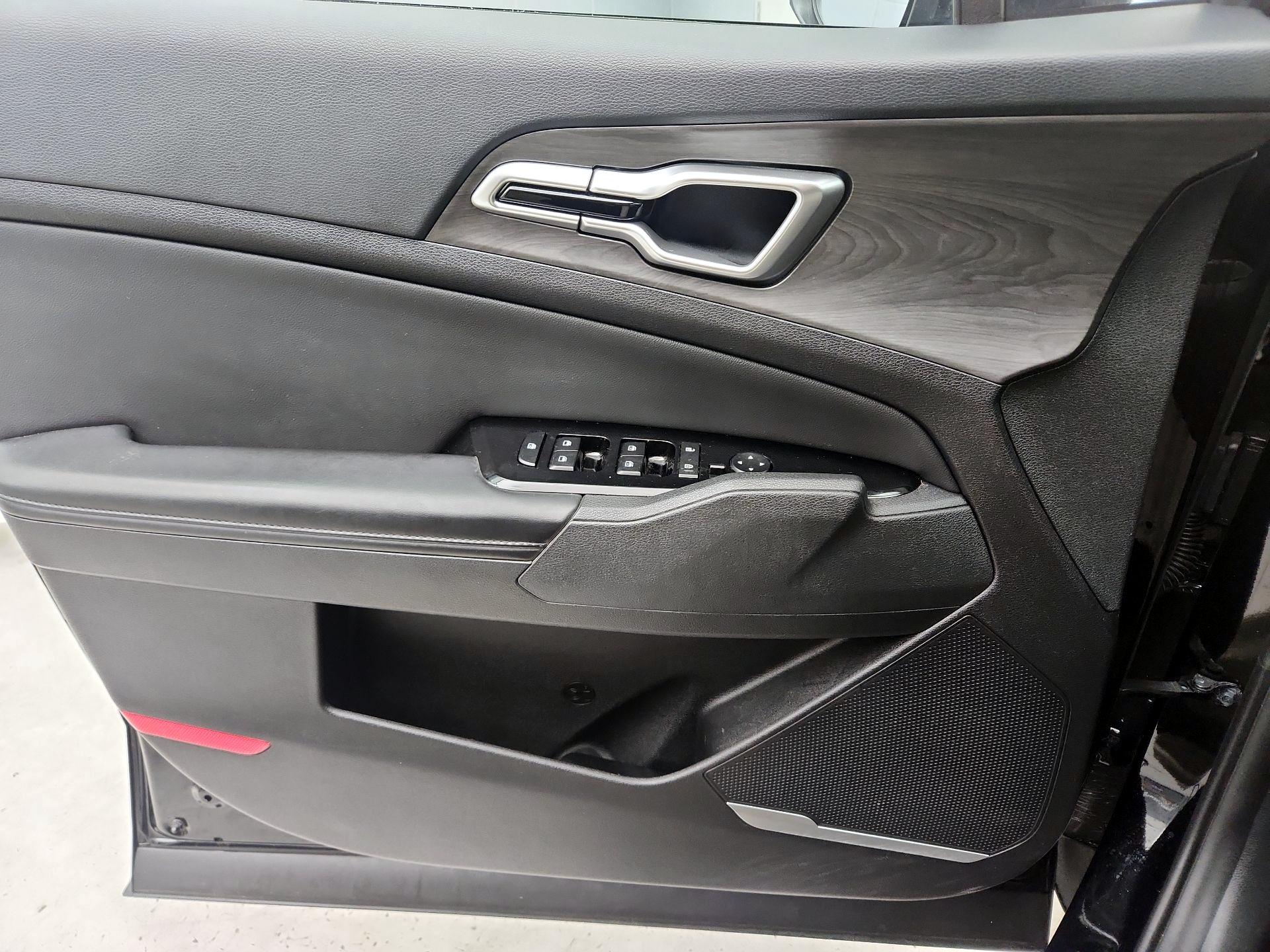 Thumbnail: 2023 Kia Sportage - 12