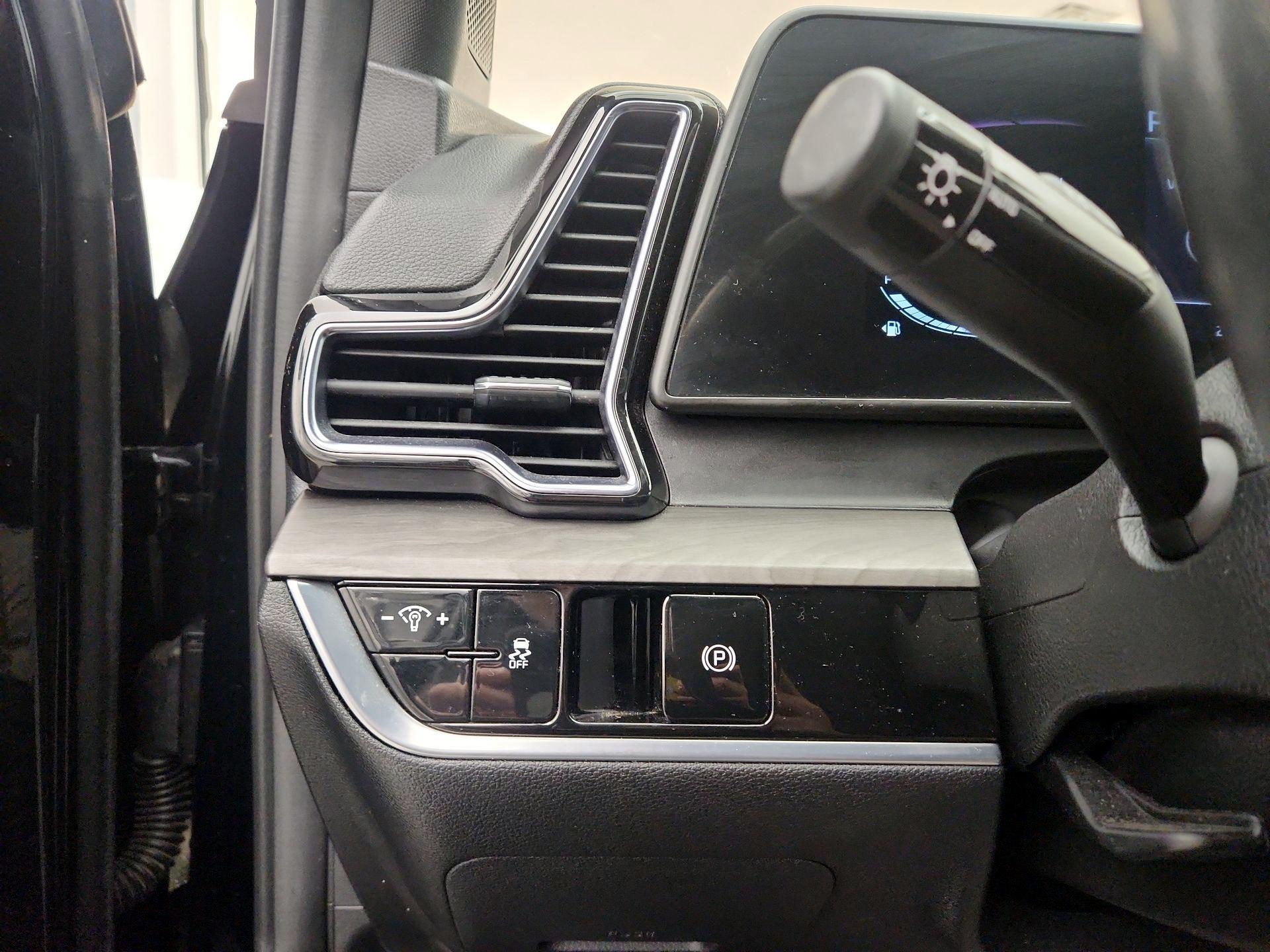 Thumbnail: 2023 Kia Sportage - 13