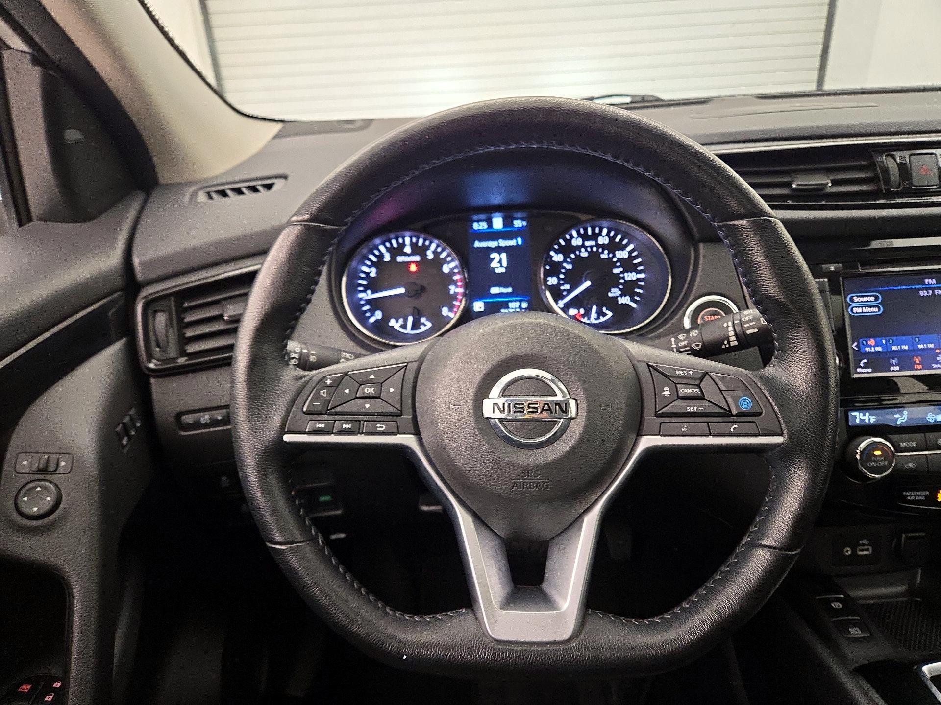 Thumbnail: 2022 Nissan Rogue Sport - 10