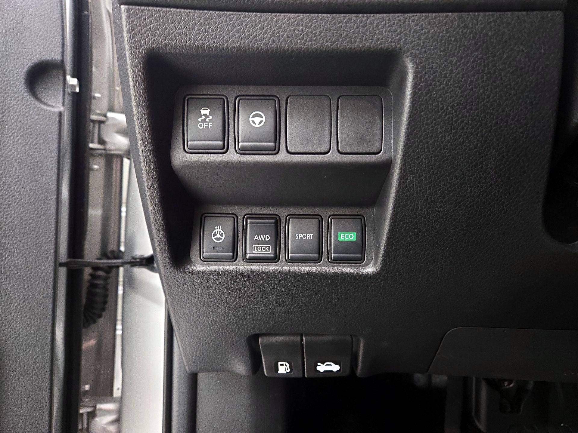 Thumbnail: 2022 Nissan Rogue Sport - 13