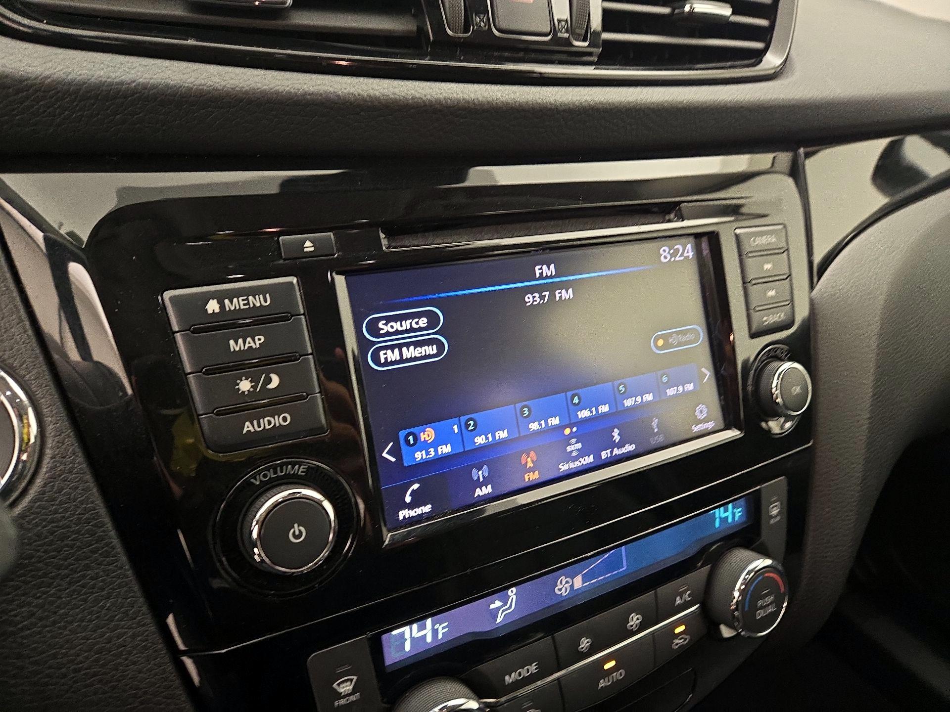 Thumbnail: 2022 Nissan Rogue Sport - 15