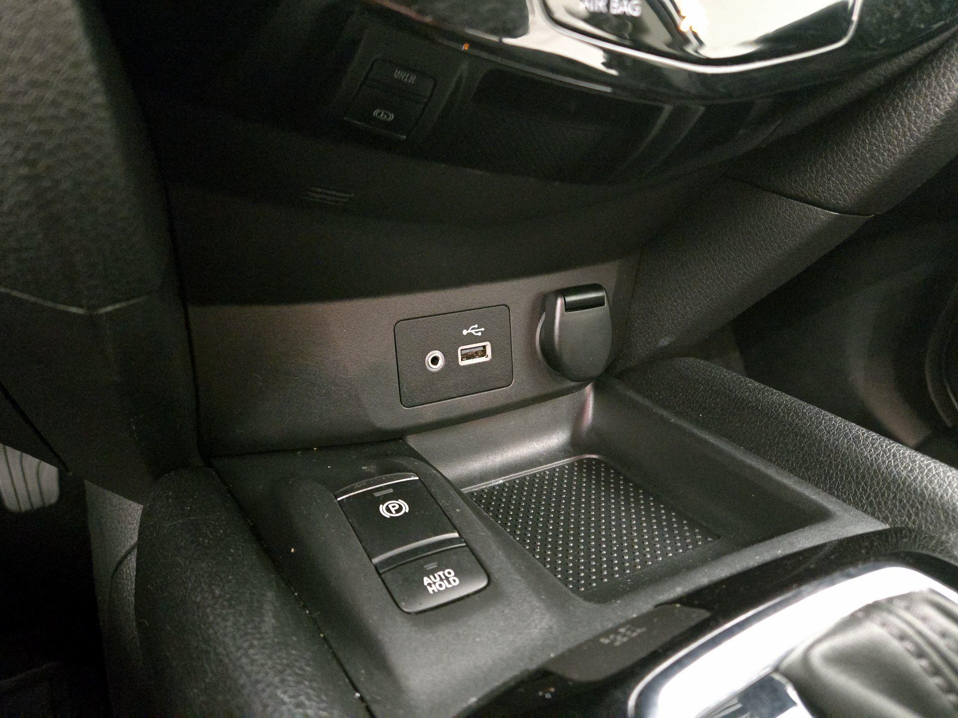 Thumbnail: 2022 Nissan Rogue Sport - 18