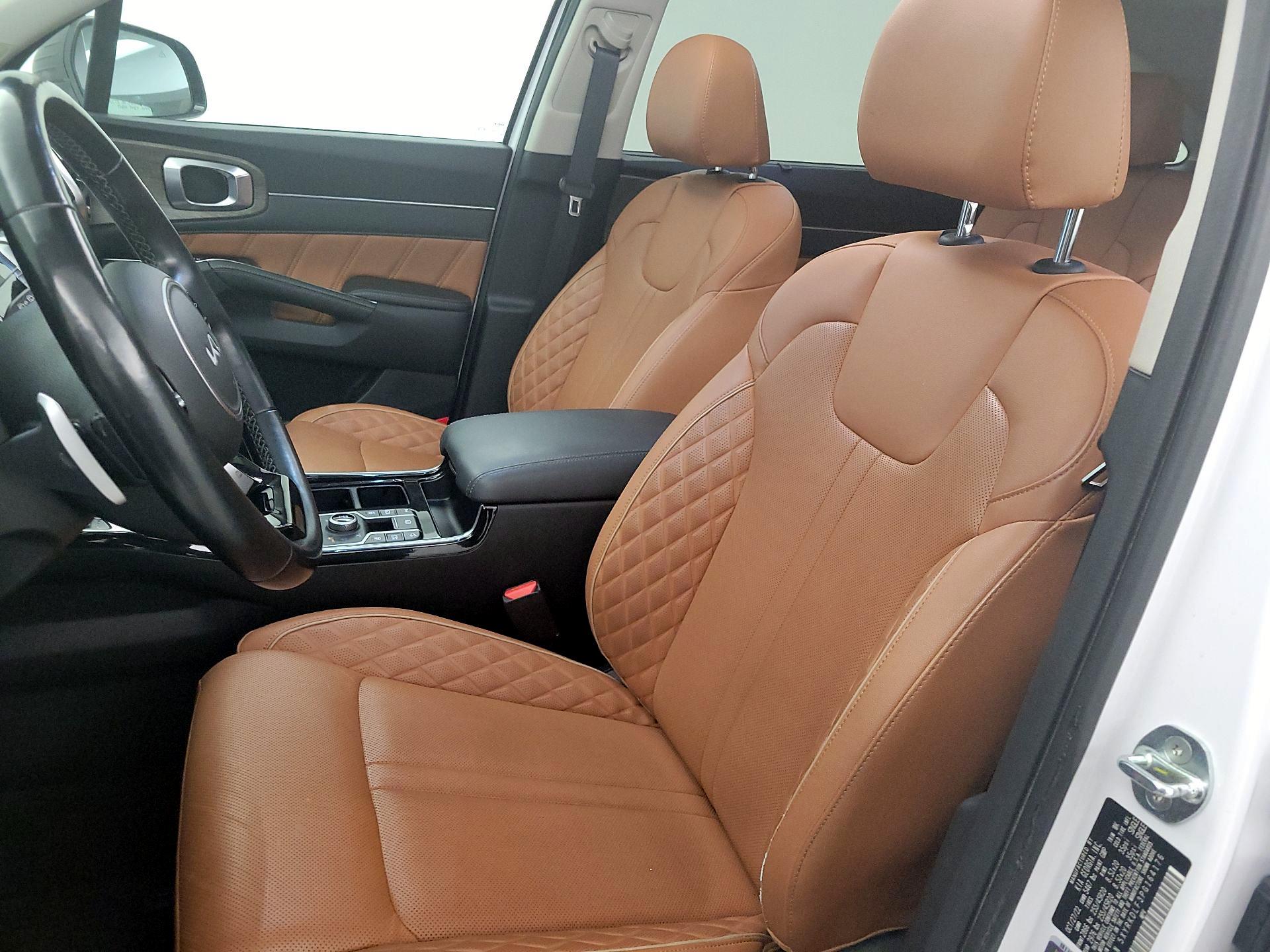 Thumbnail: 2023 Kia Sorento - 11