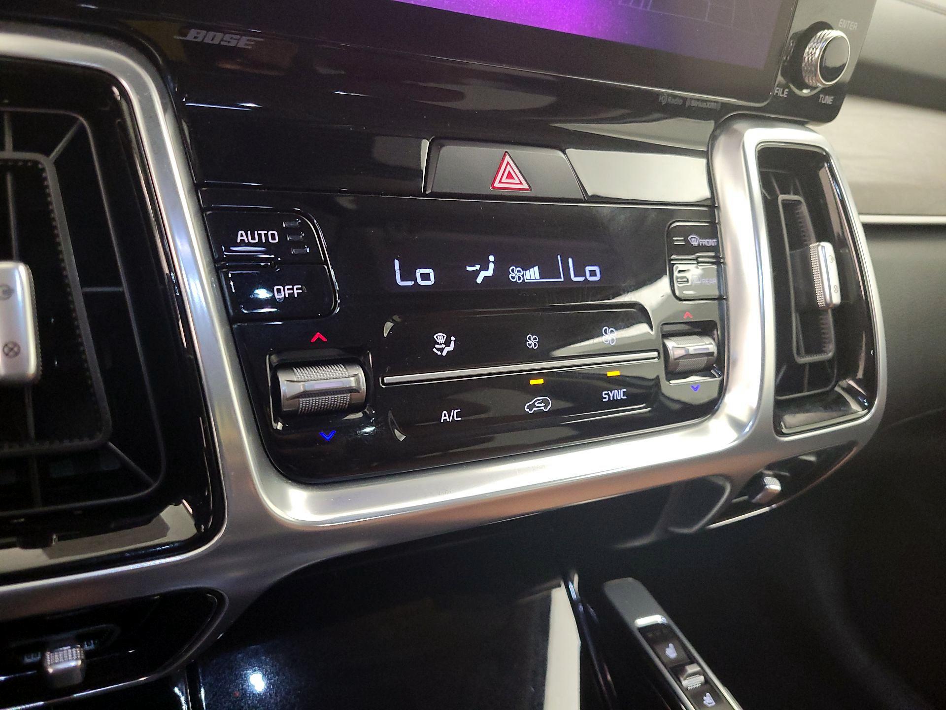 Thumbnail: 2023 Kia Sorento - 17