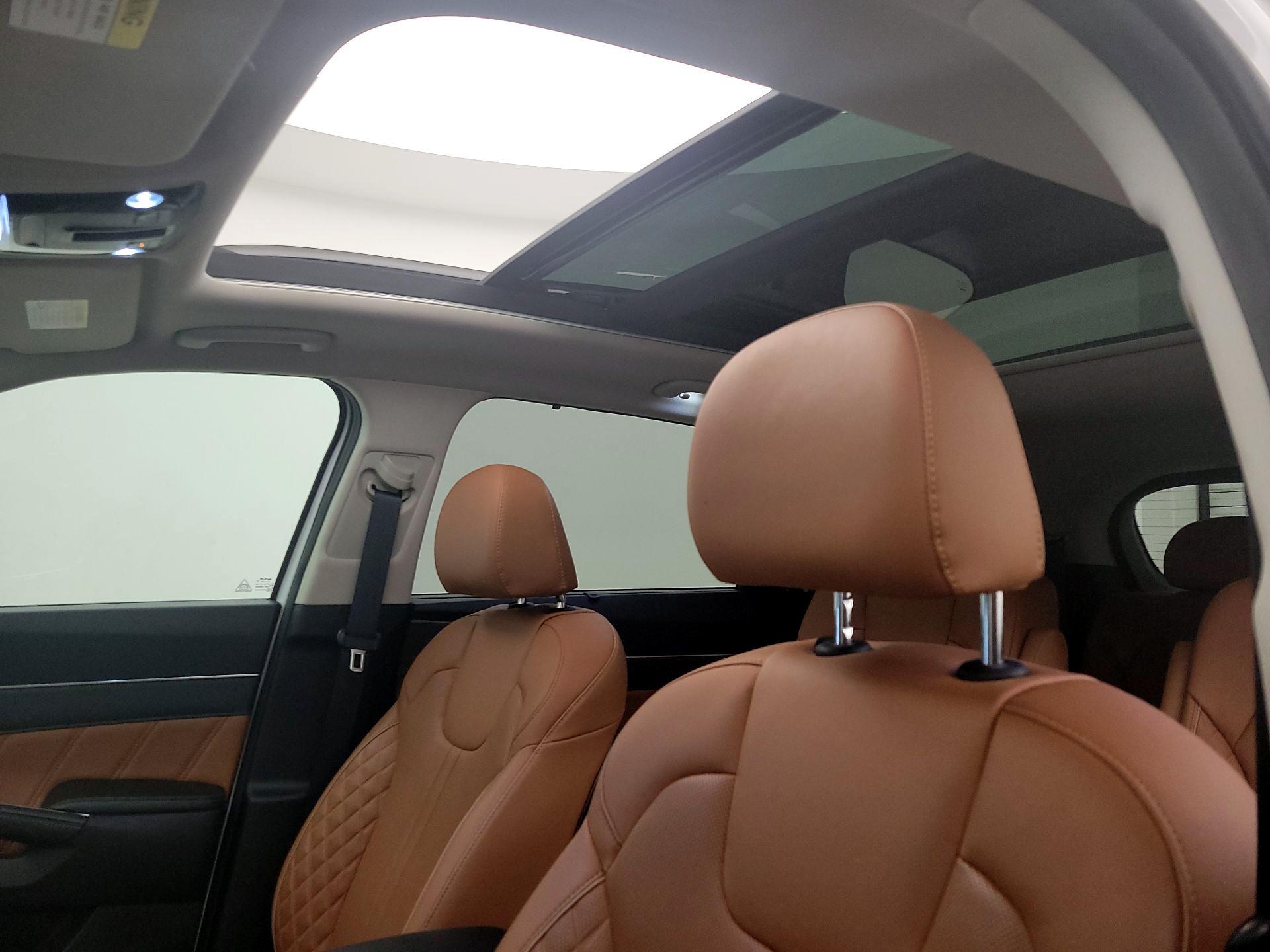 Thumbnail: 2023 Kia Sorento - 19