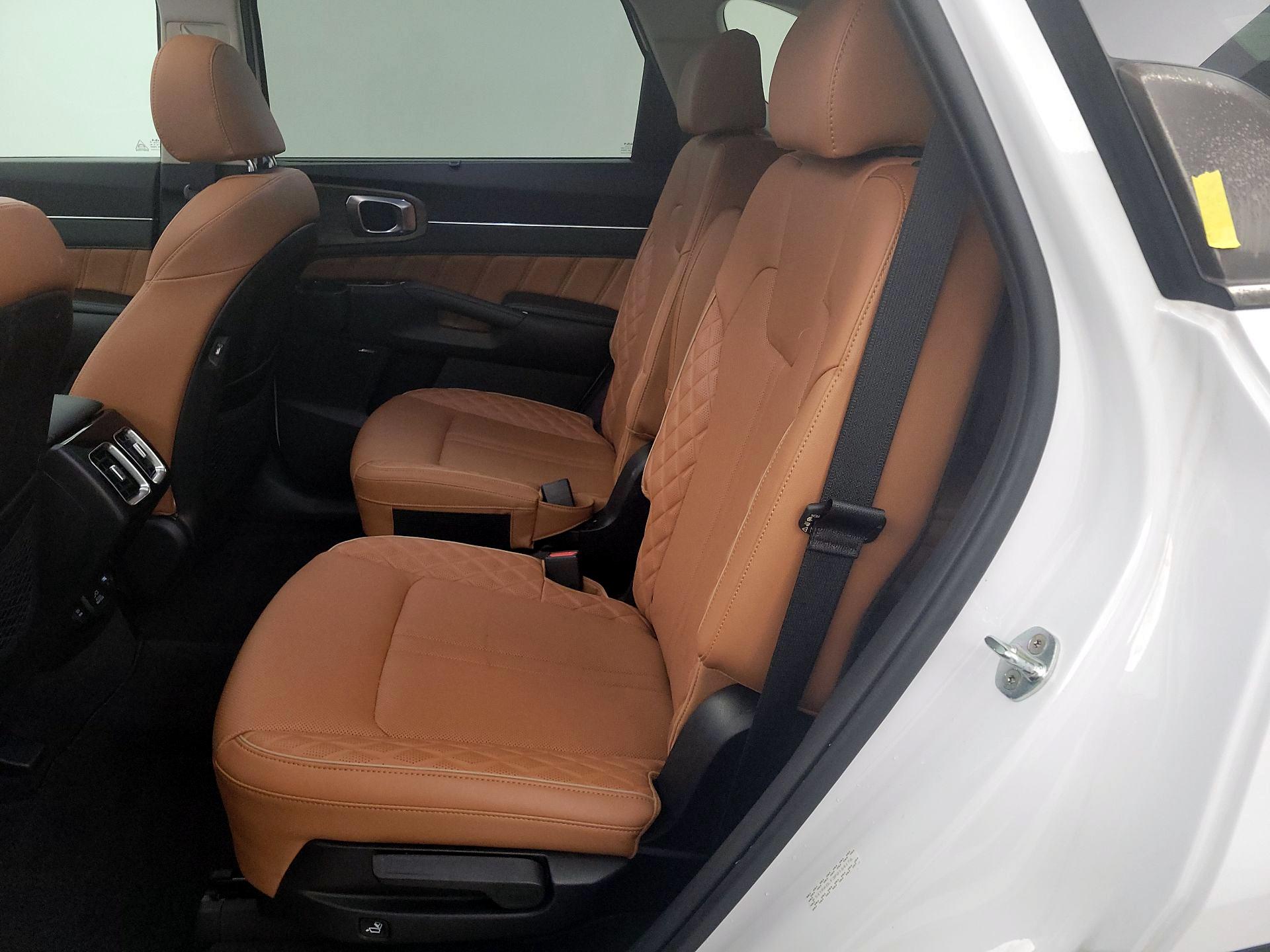 Thumbnail: 2023 Kia Sorento - 20