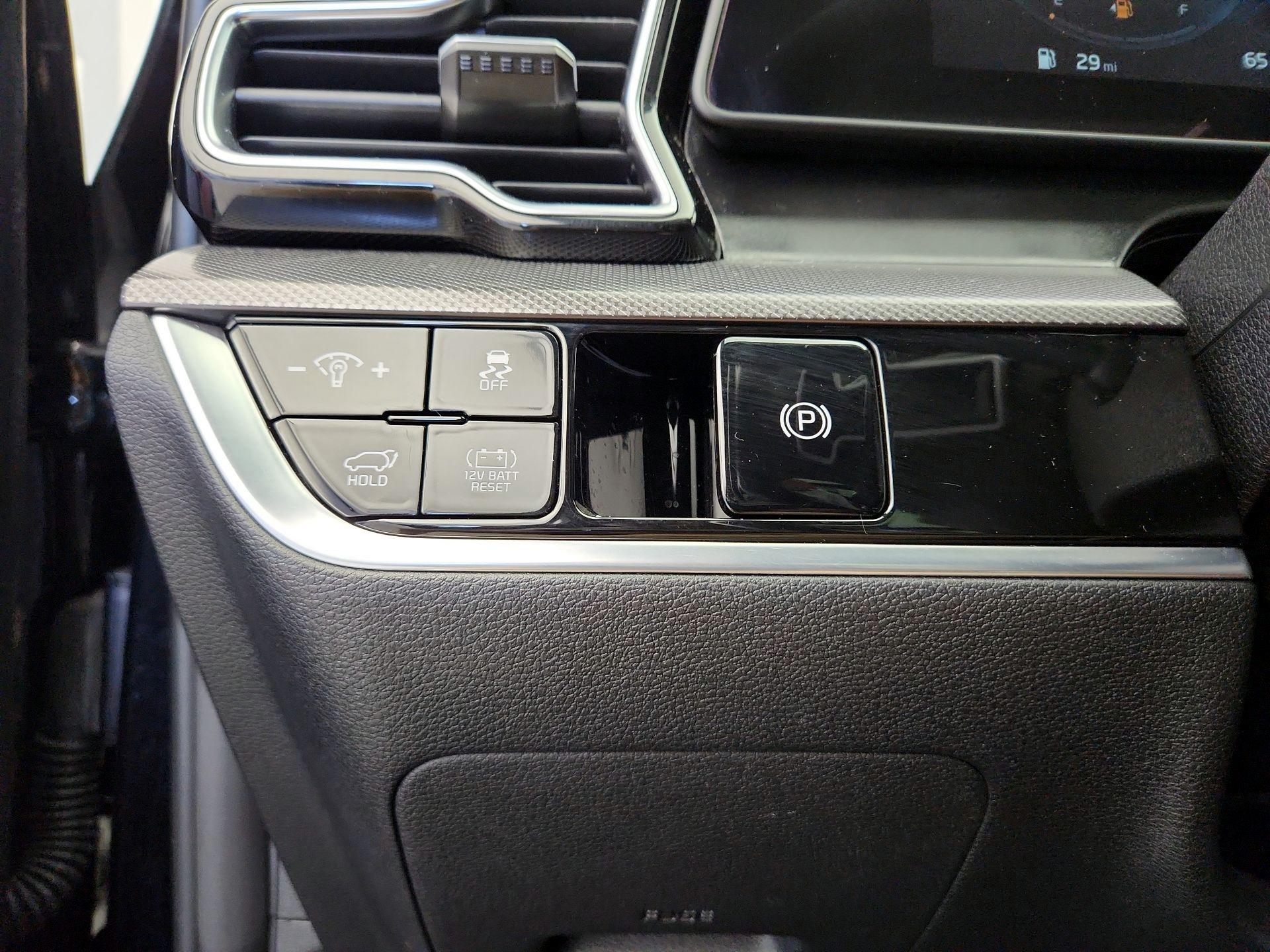 Thumbnail: 2023 Kia Sportage - 13