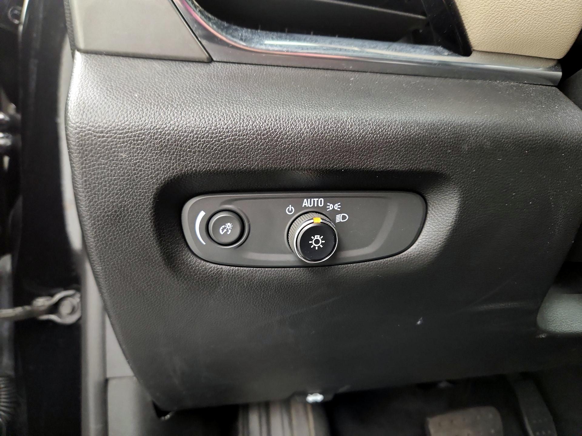 Thumbnail: 2023 Chevrolet Traverse - 11