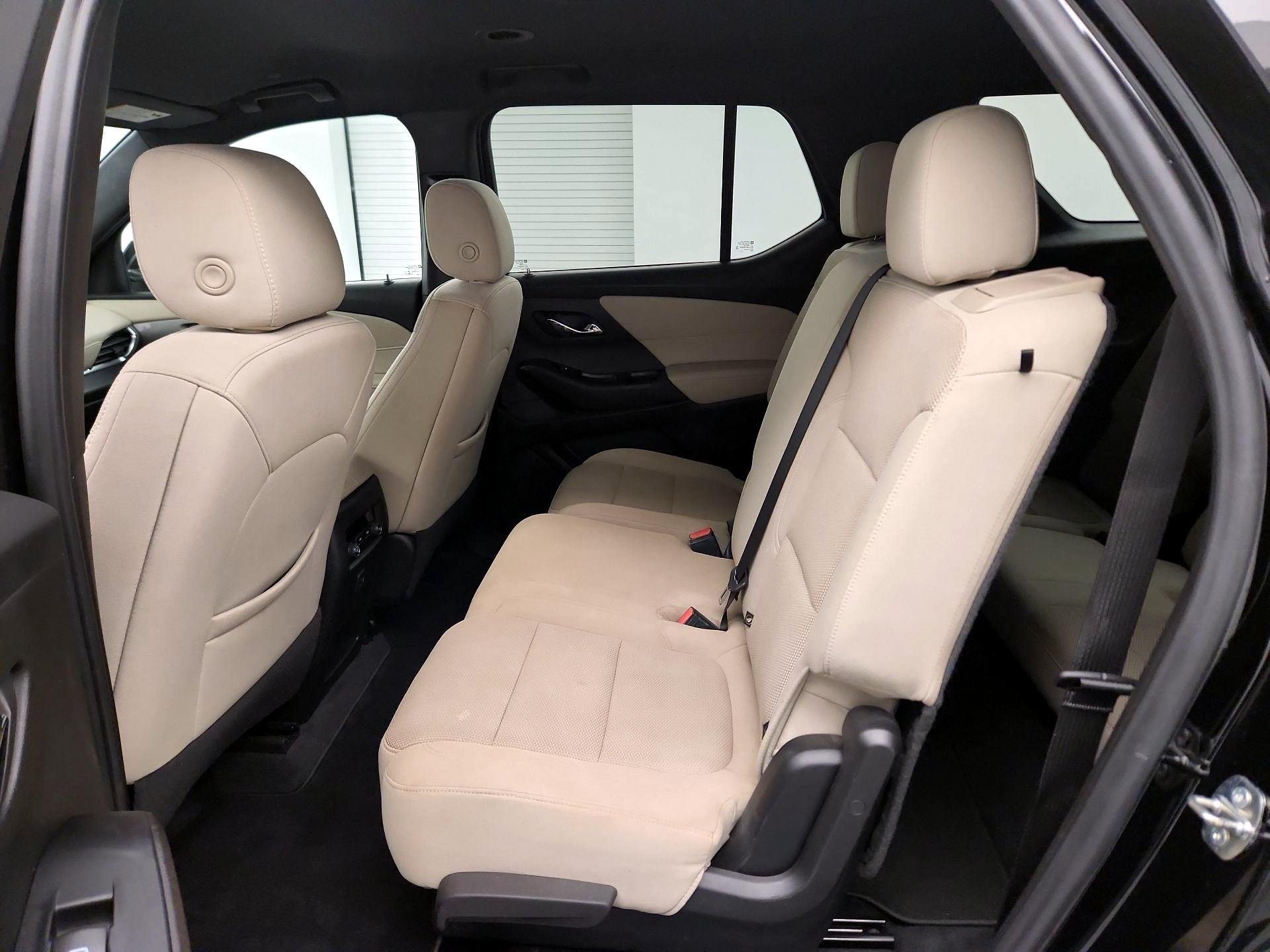 Thumbnail: 2023 Chevrolet Traverse - 17