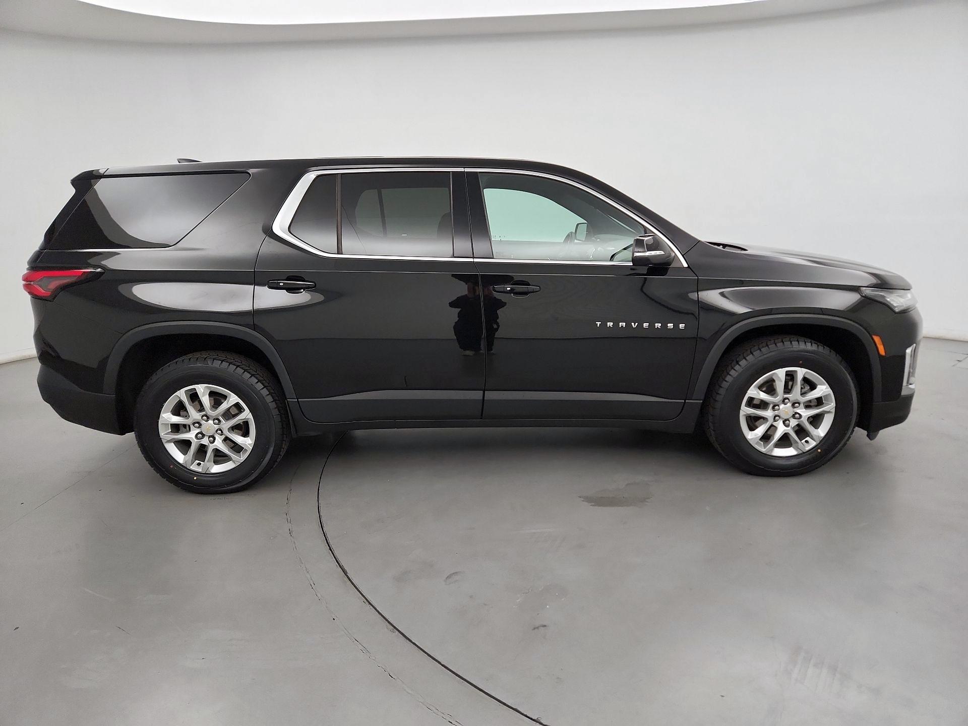 Thumbnail: 2023 Chevrolet Traverse - 4