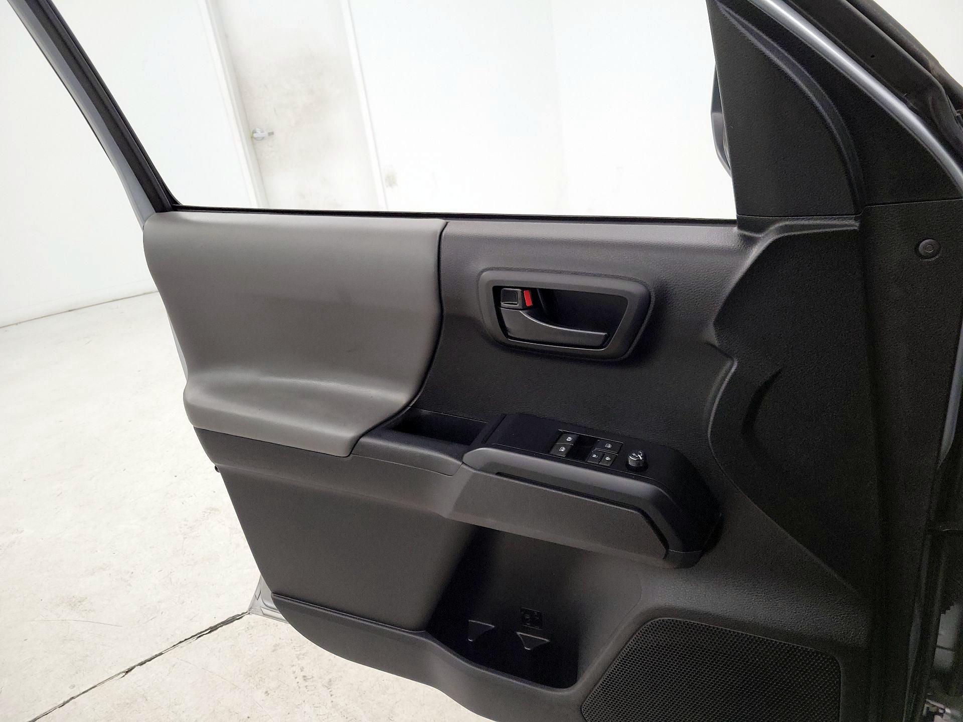 Thumbnail: 2022 Toyota Tacoma - 12