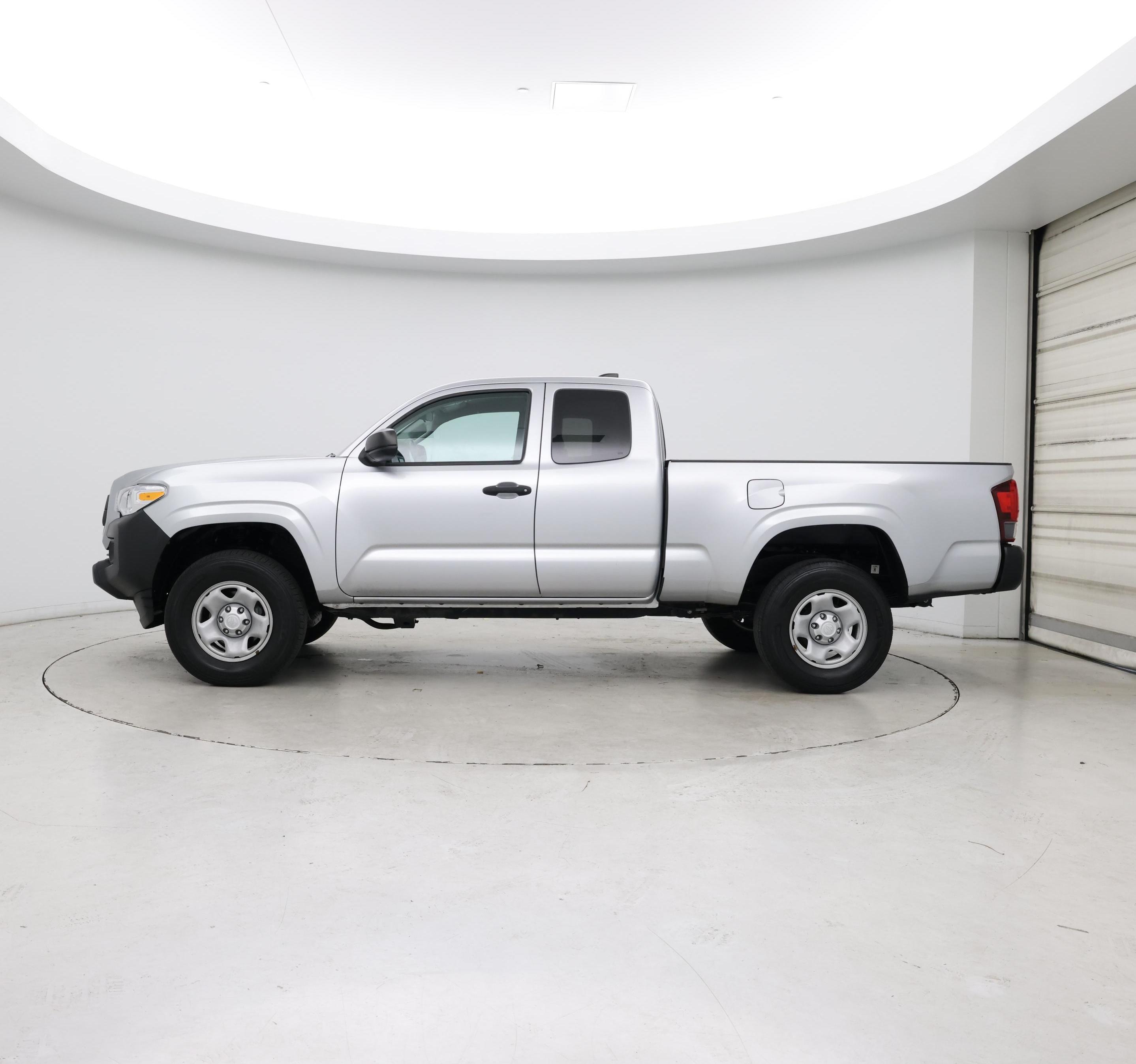 Thumbnail: 2022 Toyota Tacoma - 3